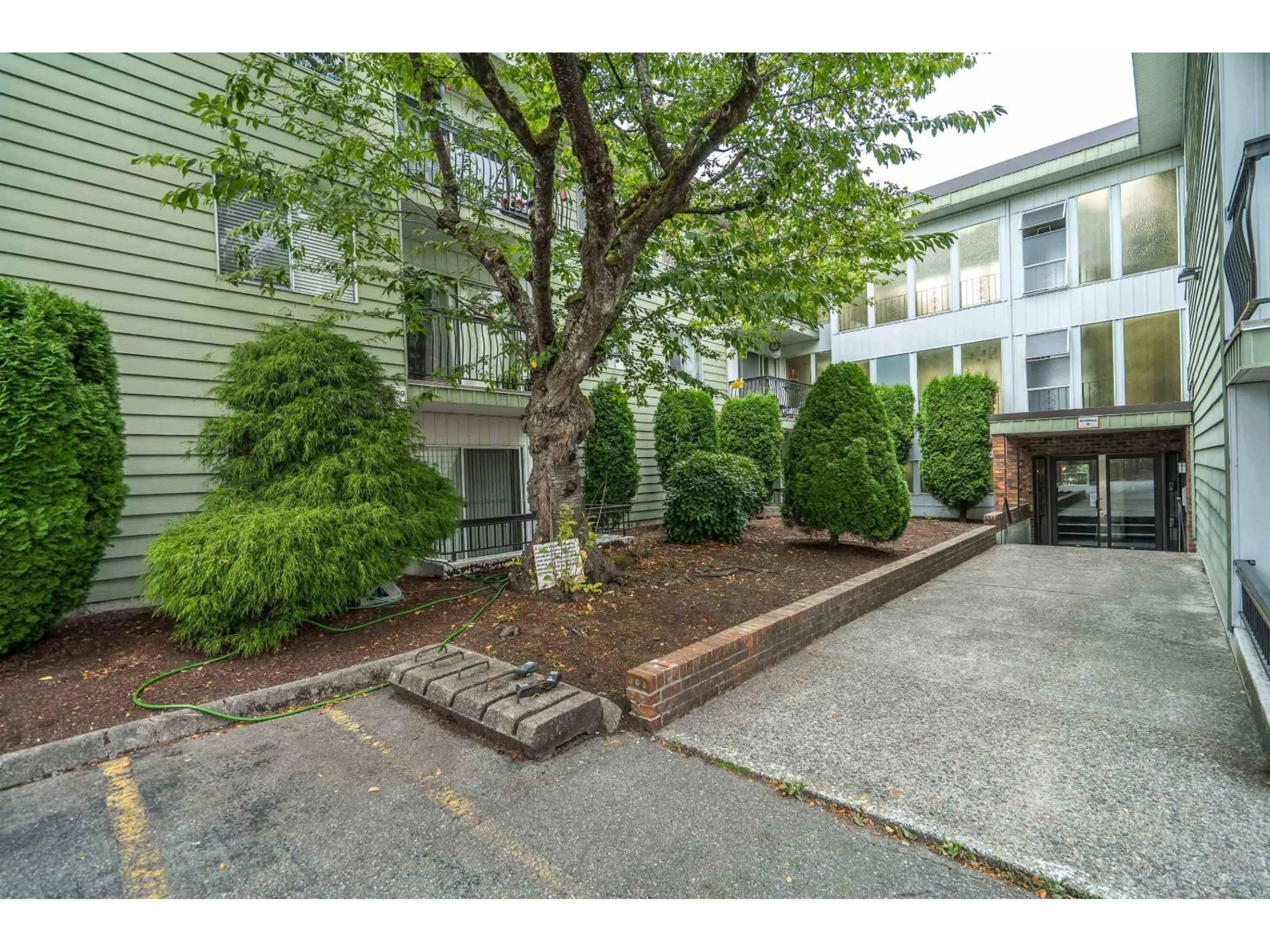 Unknown for 392C - 8635 120 STREET, Delta British Columbia V4C6R5
