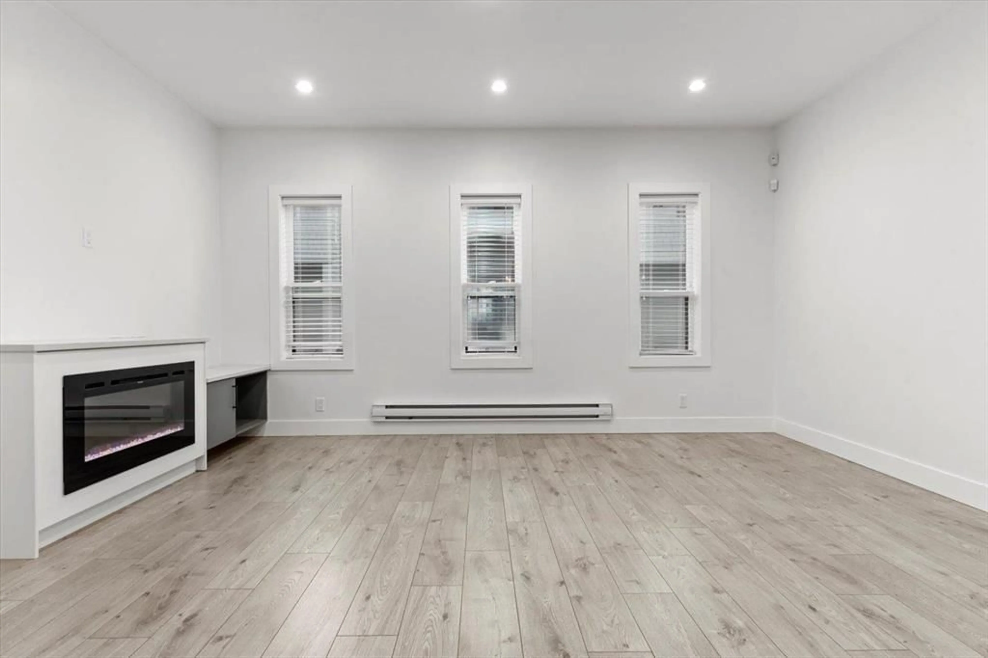 A pic of a room for 6 - 45608 BERNARD AVENUE, Chilliwack British Columbia V2P1H8