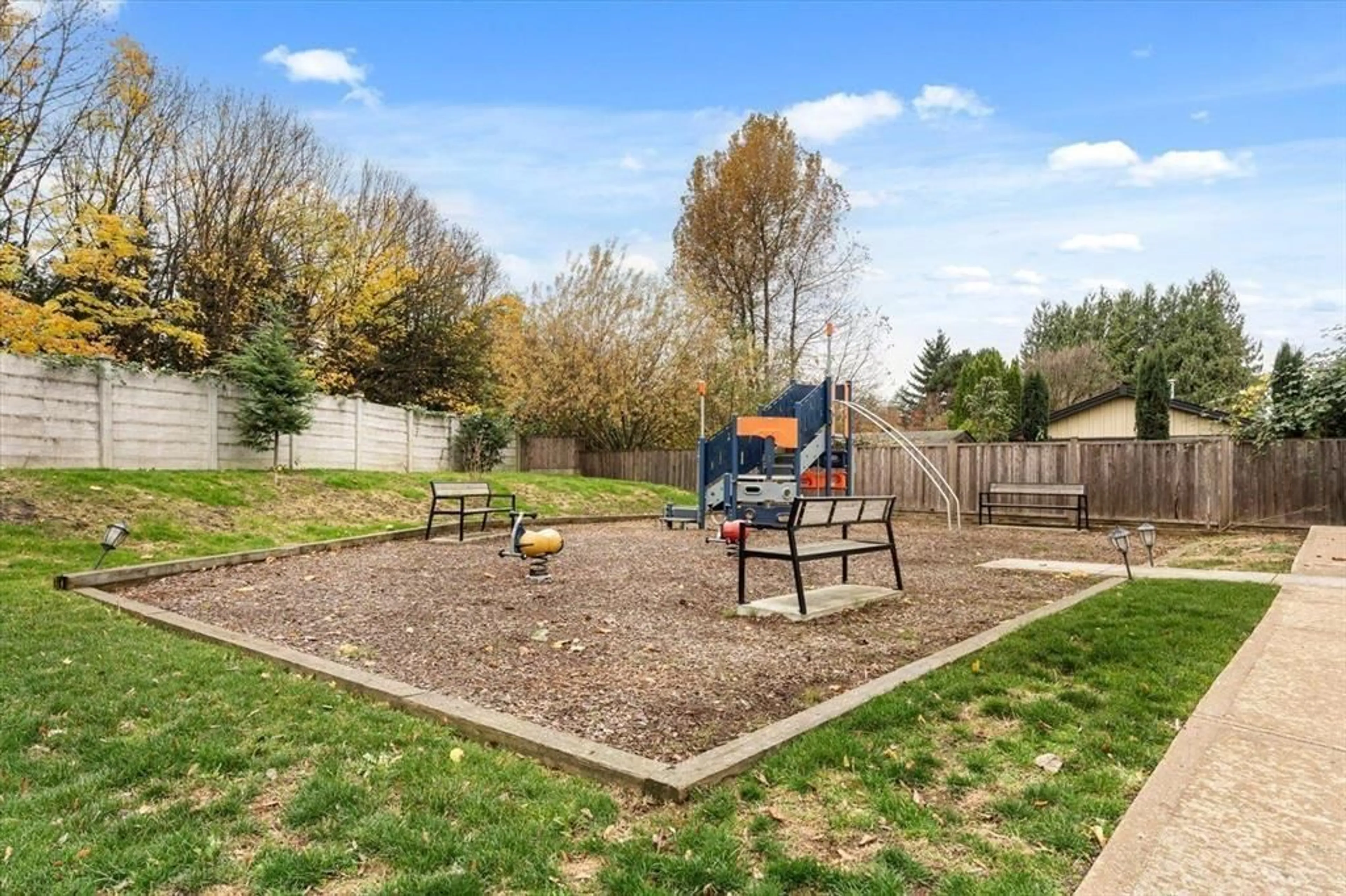 Patio, unknown for 6 - 45608 BERNARD AVENUE, Chilliwack British Columbia V2P1H8