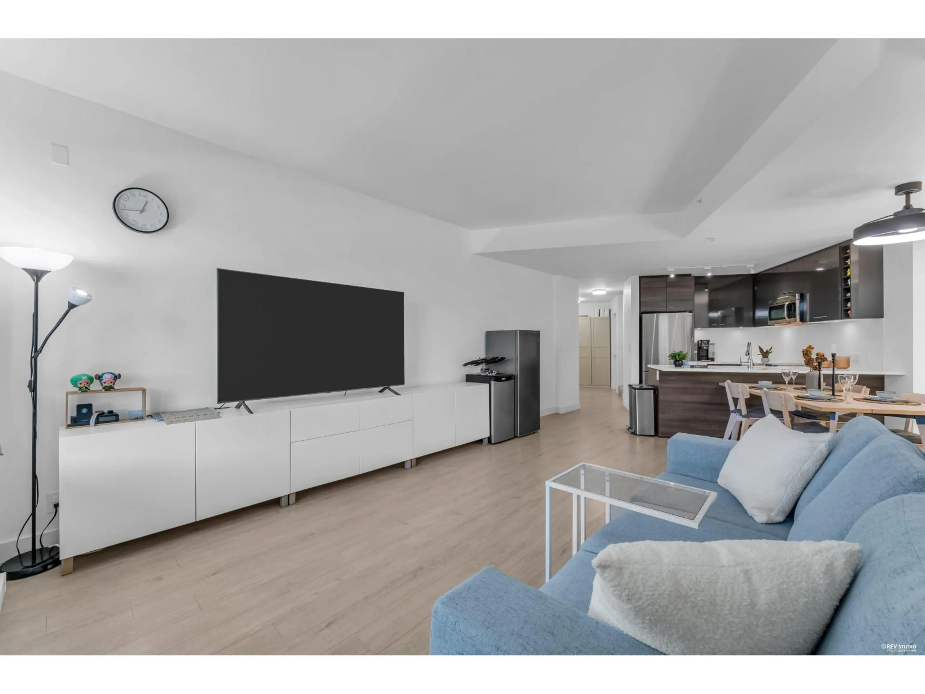 Living room with furniture, unknown for 4 - 13931 FRASER HIGHWAY, Surrey British Columbia V3T4E6