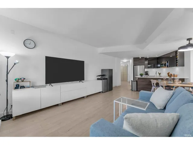 4 - 13931 FRASER HIGHWAY, Surrey 3