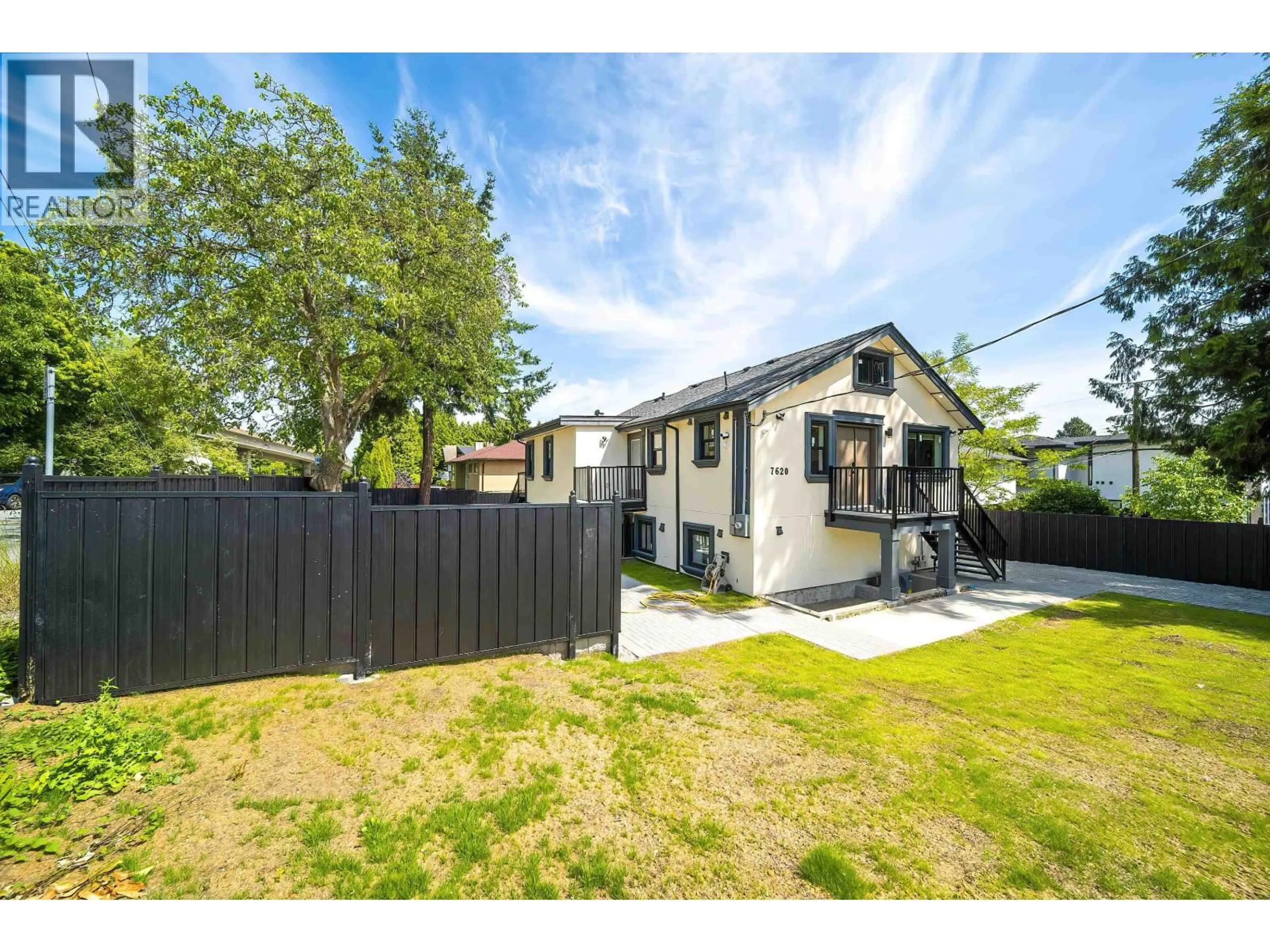 A pic from outside/outdoor area/front of a property/back of a property/a pic from drone, street for 7620 GILLEY AVENUE, Burnaby British Columbia V5J4X8