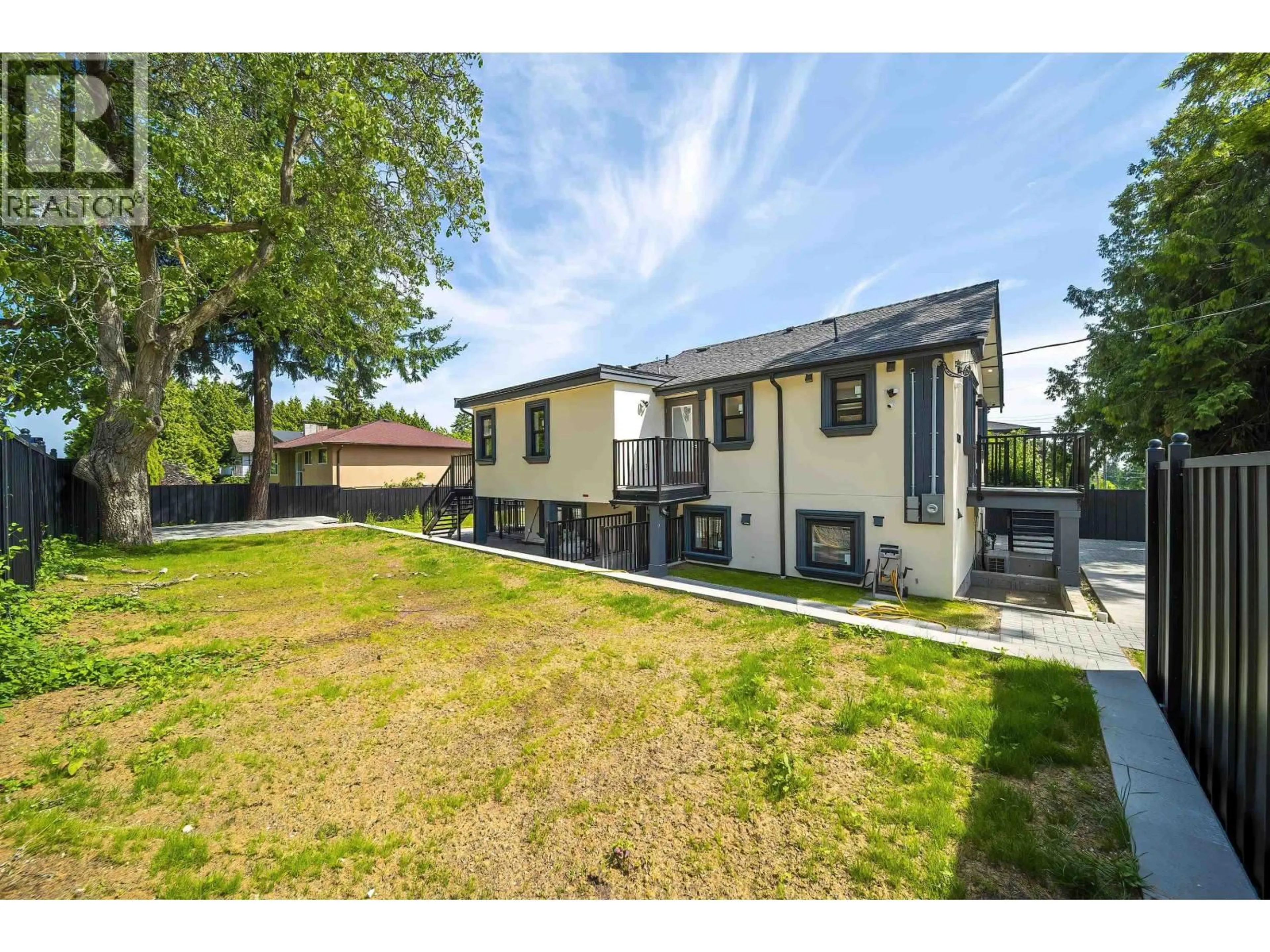 A pic from outside/outdoor area/front of a property/back of a property/a pic from drone, street for 7620 GILLEY AVENUE, Burnaby British Columbia V5J4X8