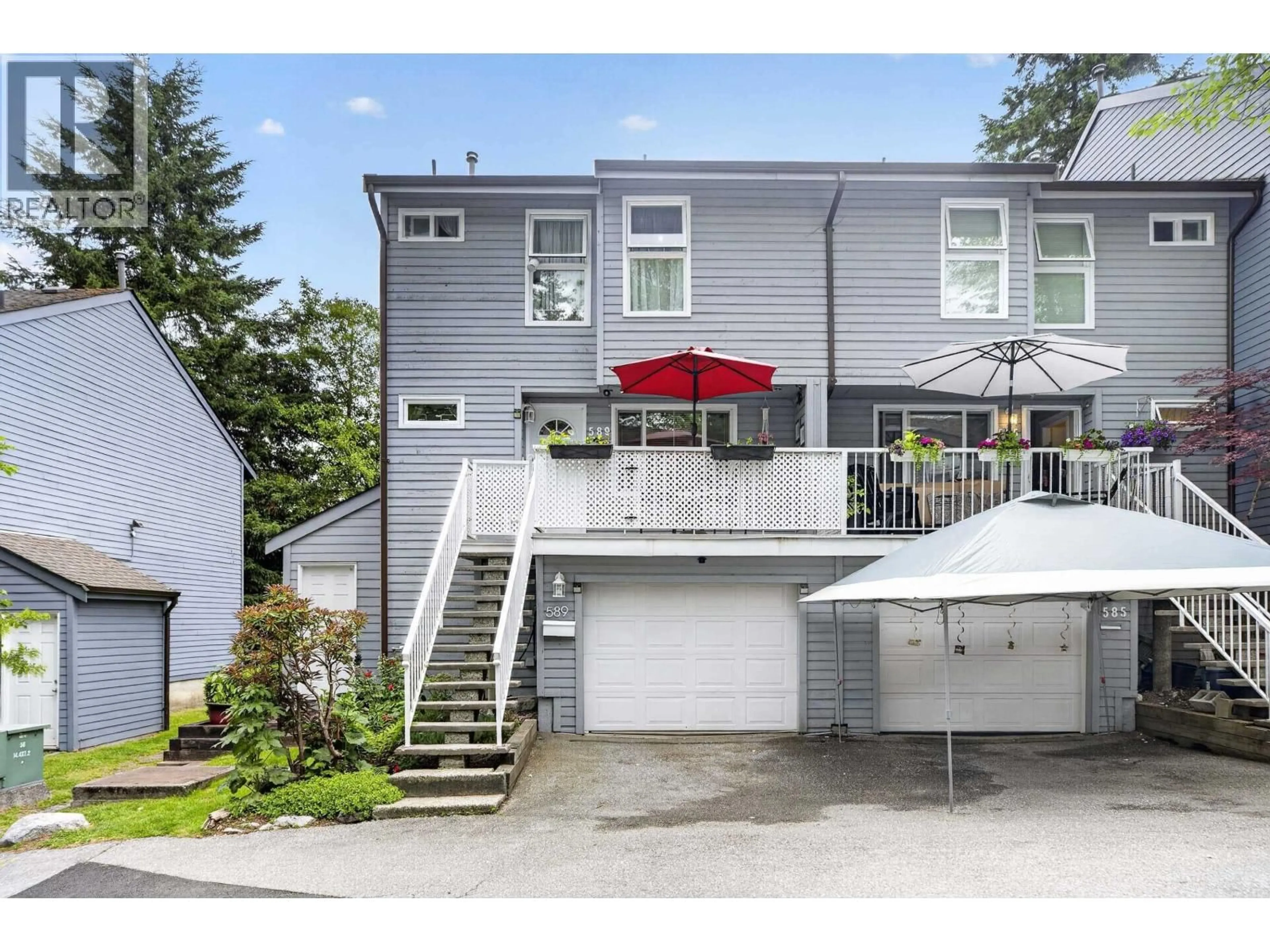 Home with vinyl exterior material, street for 589 CARLSEN PLACE, Port Moody British Columbia V3H4A1