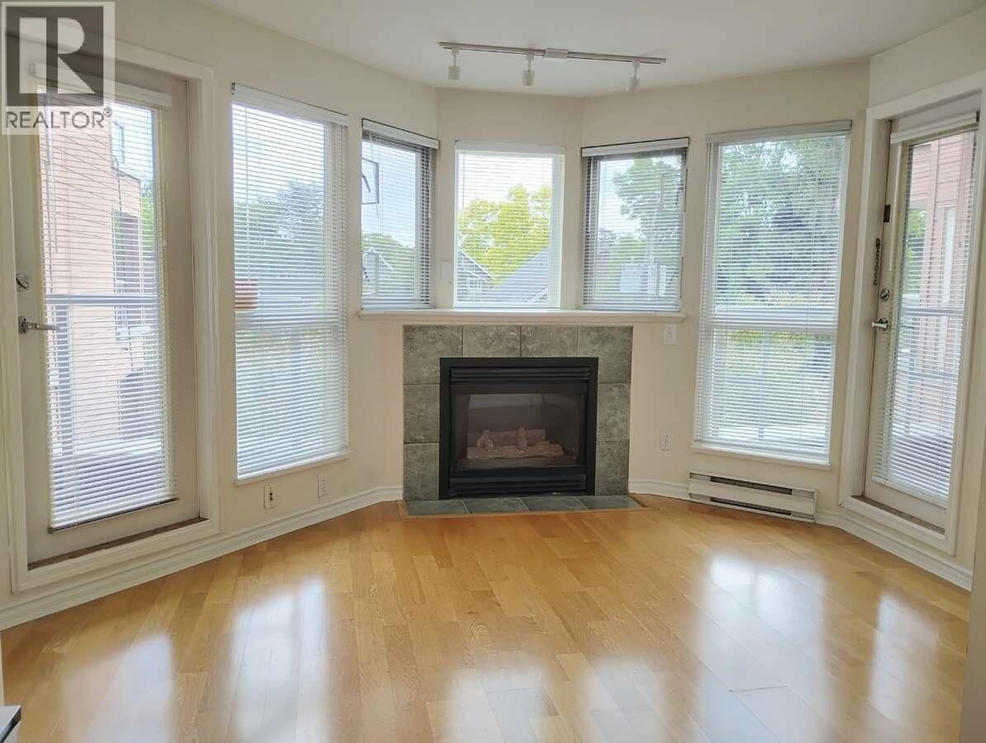 A pic of a room for 311 - 2025 STEPHENS STREET, Vancouver British Columbia V6K3W2