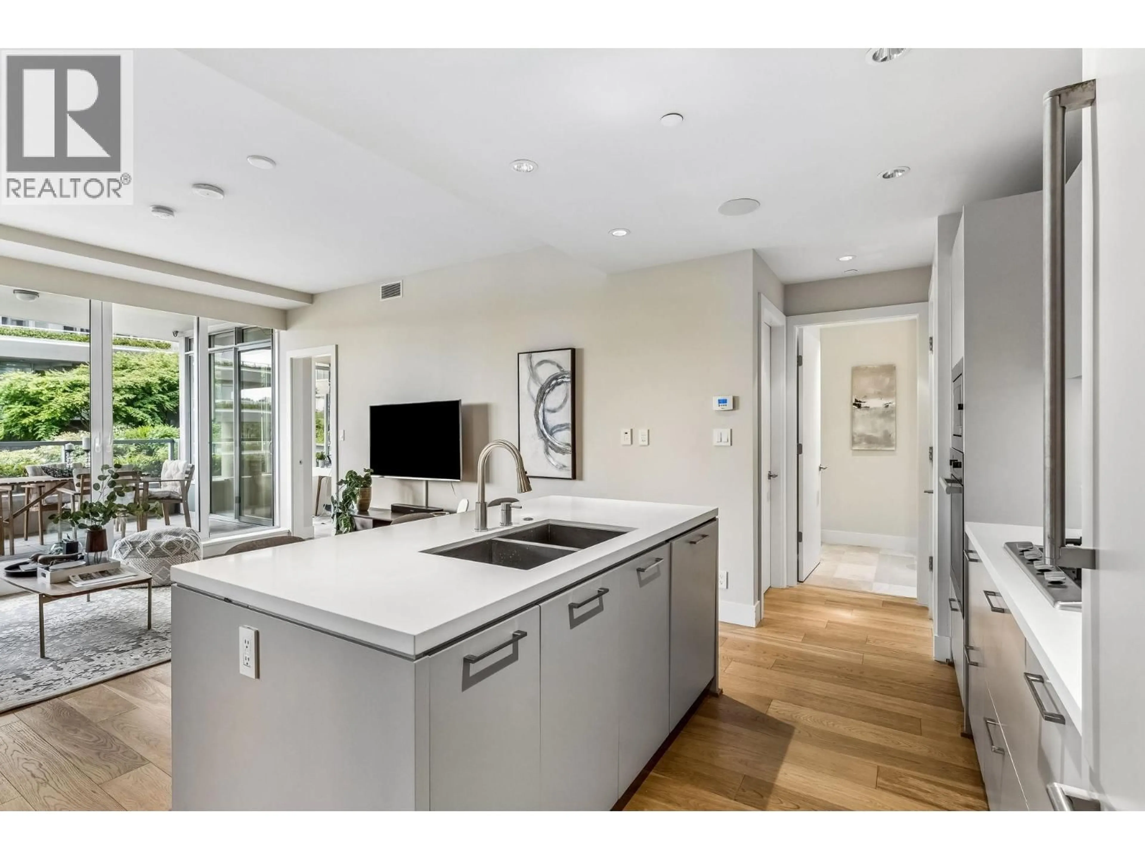 Open concept kitchen, unknown for 204 - 866 ARTHUR ERICKSON PLACE, West Vancouver British Columbia V7T0B2