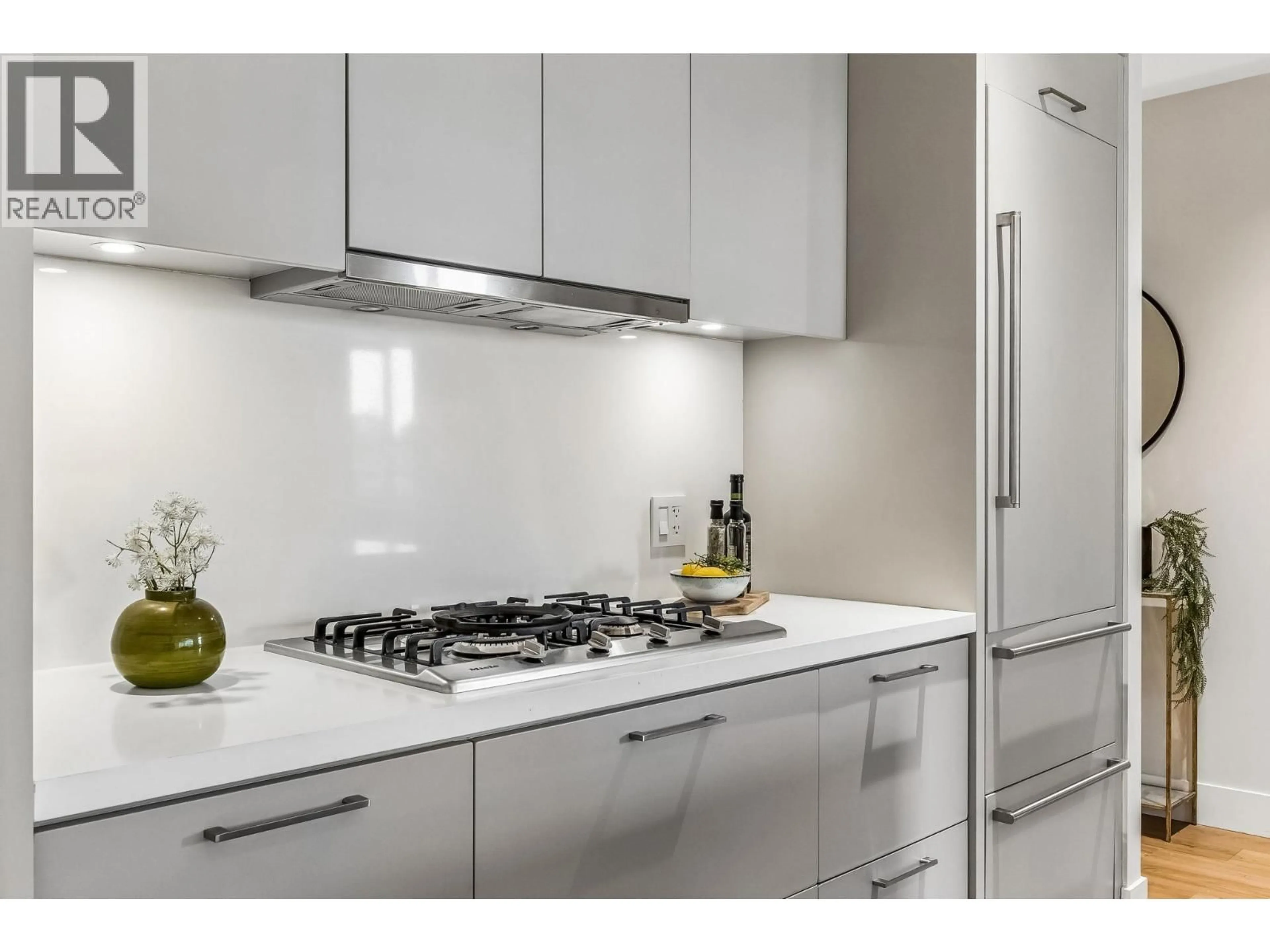 Standard kitchen, ceramic/tile floor for 204 - 866 ARTHUR ERICKSON PLACE, West Vancouver British Columbia V7T0B2