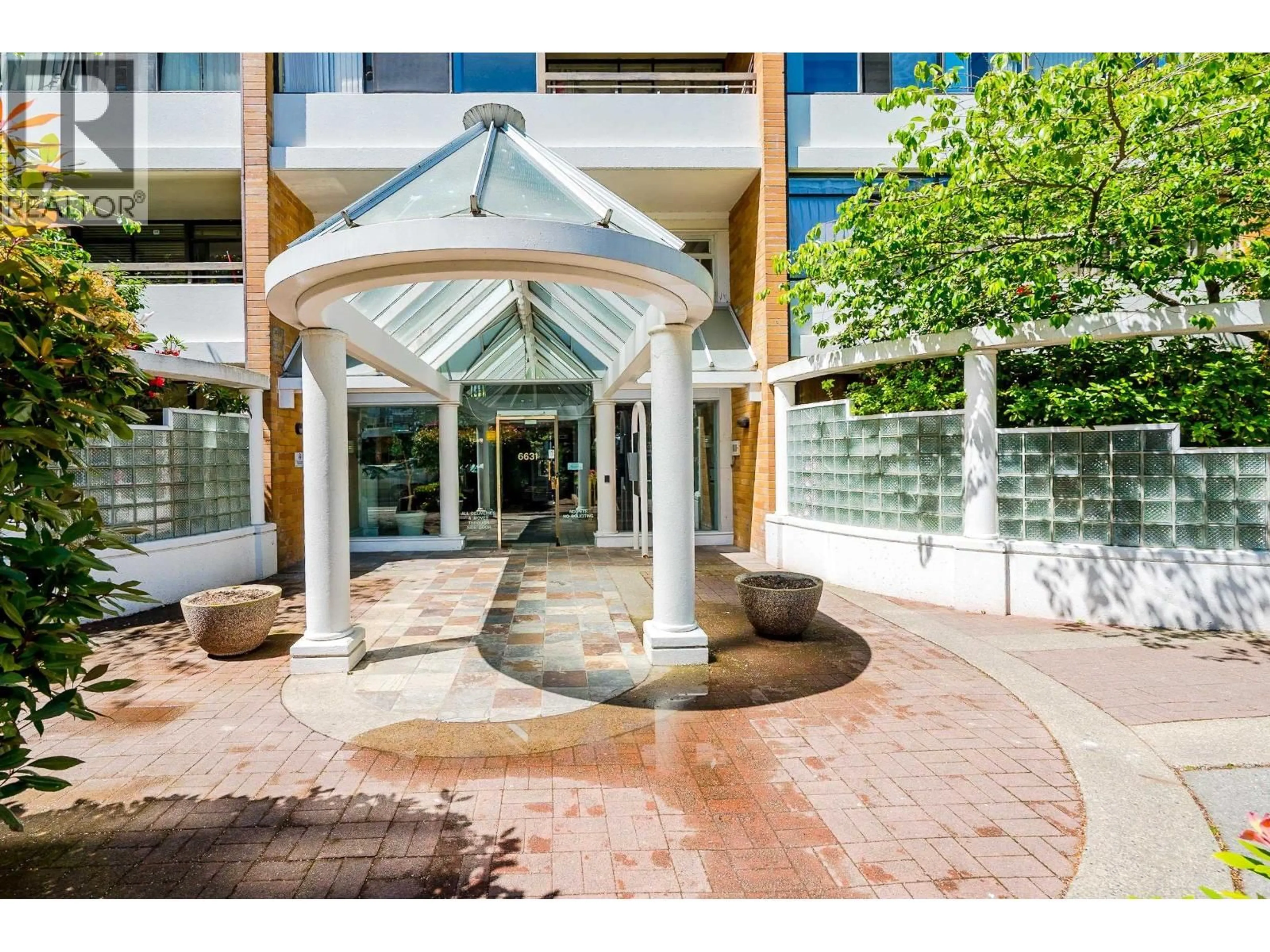 Indoor foyer for 1504 - 6631 MINORU BOULEVARD, Richmond British Columbia V6Y1Z1
