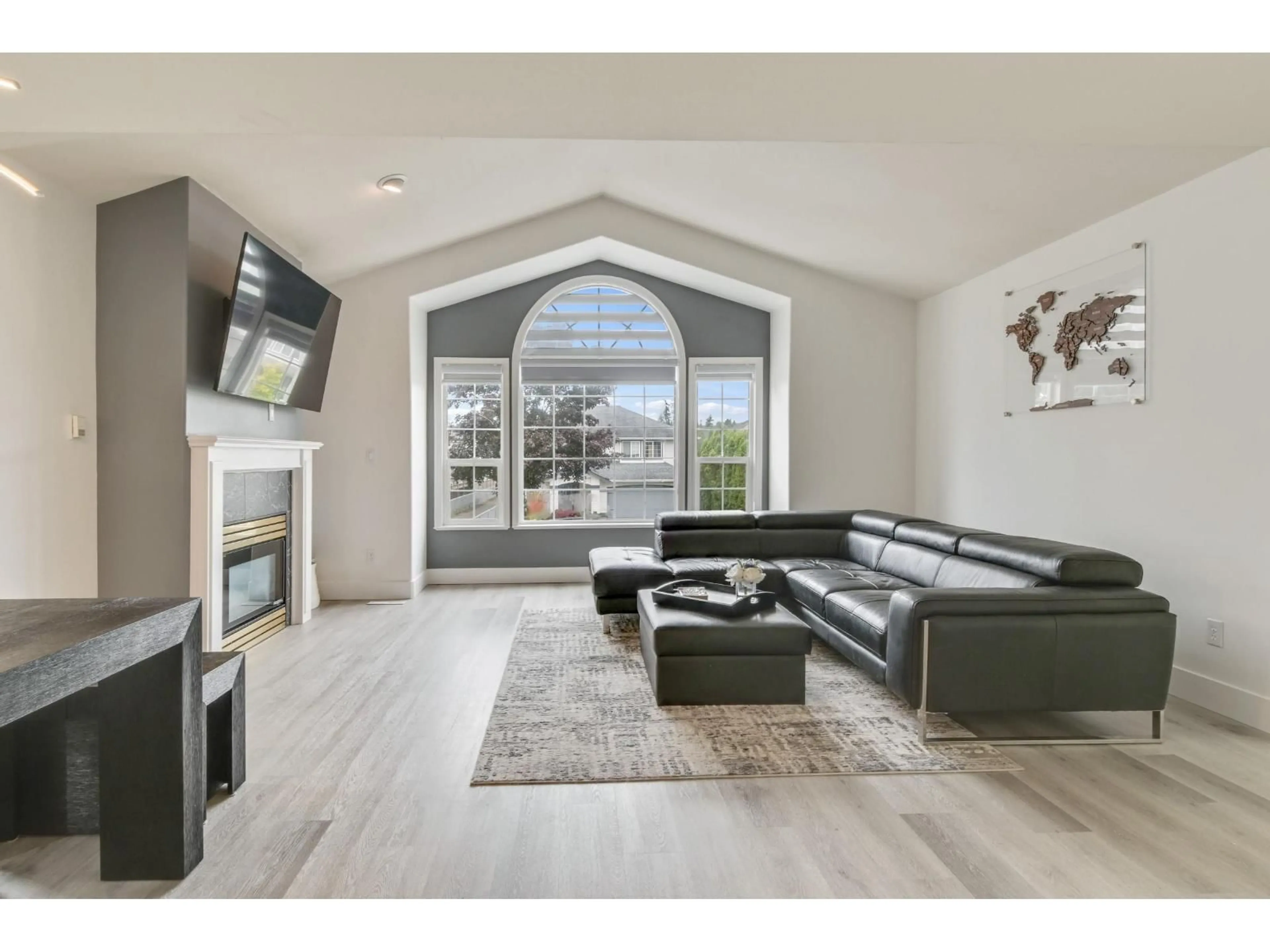 Living room with furniture, unknown for 5047 215 STREET, Langley British Columbia V3A5B9