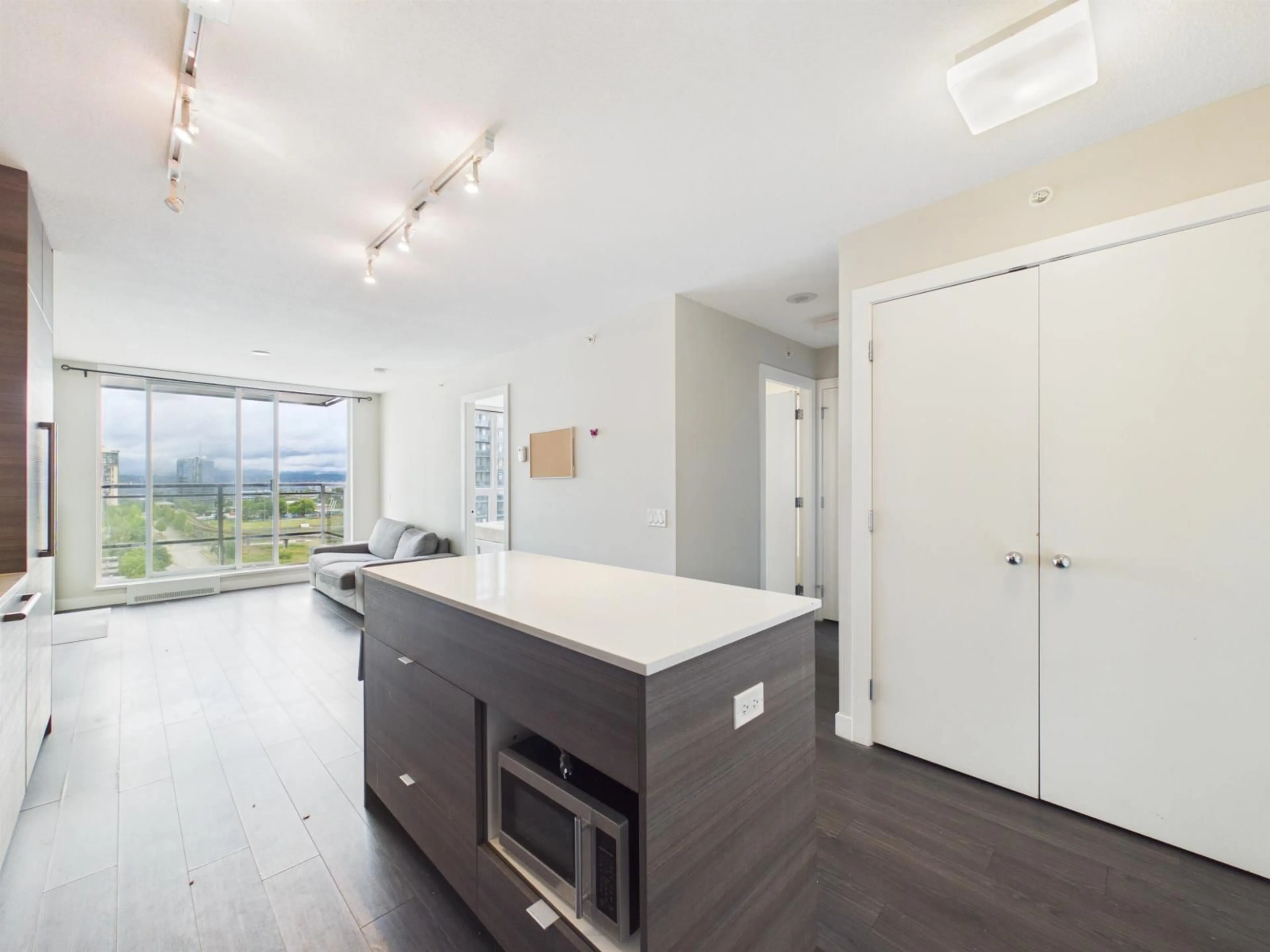 Open concept kitchen, unknown for 1207 - 13398 104 AVENUE, Surrey British Columbia V3T1V6