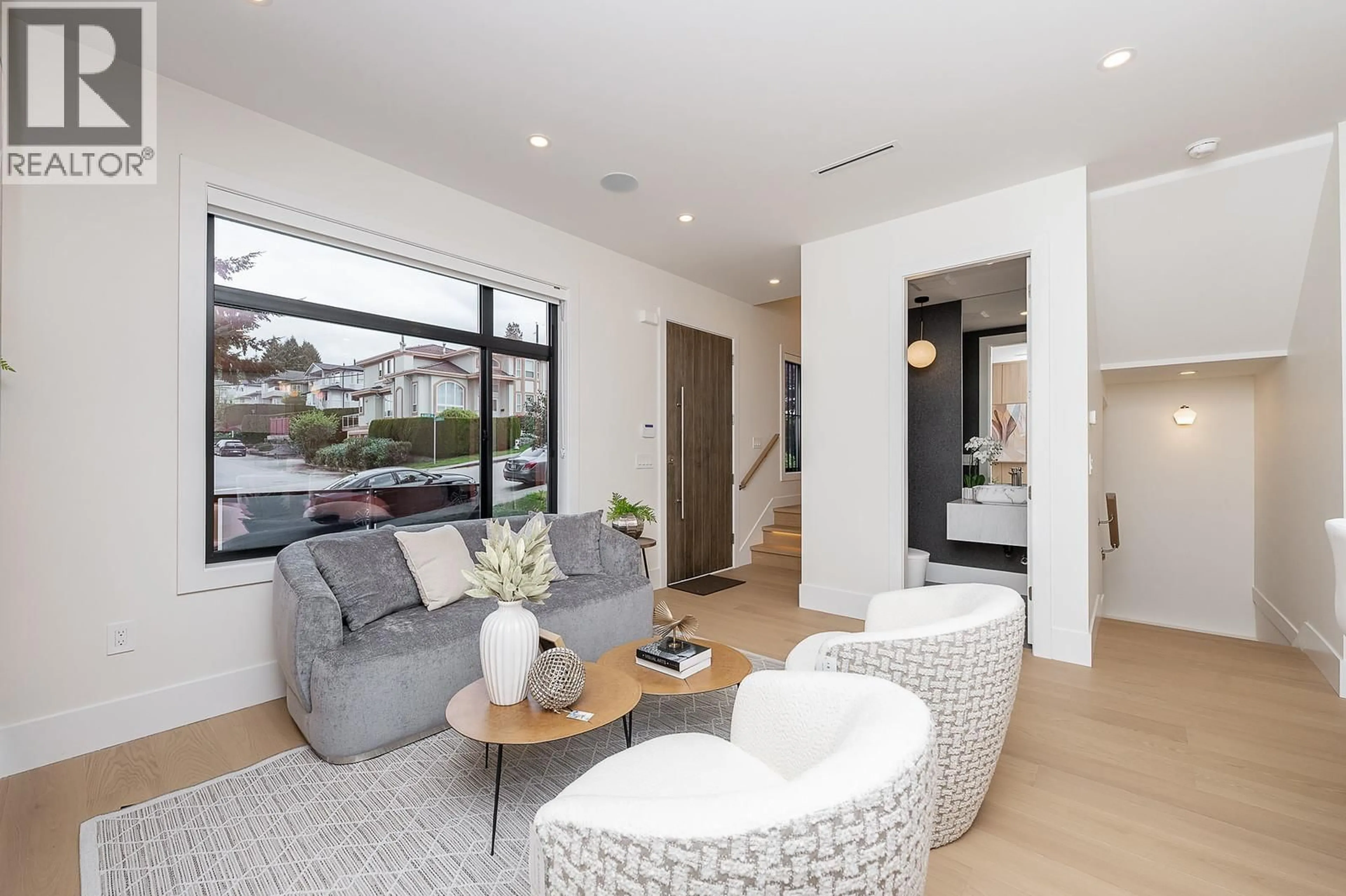 Living room with furniture, unknown for 1 - 4828 ALBERT STREET, Burnaby British Columbia V5C2H3