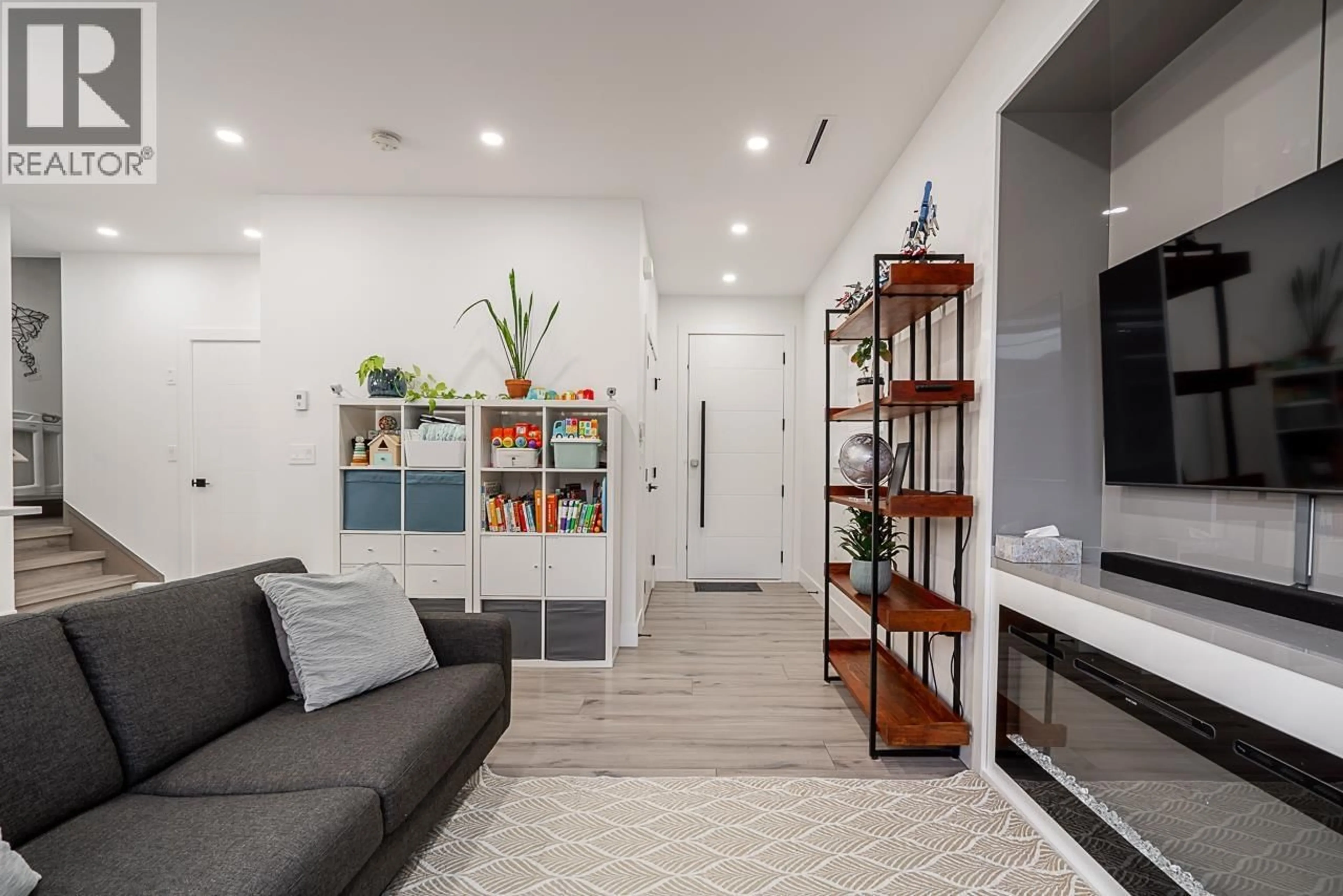 Unknown for 2 - 4675 CANADA WAY, Burnaby British Columbia V5G1K9