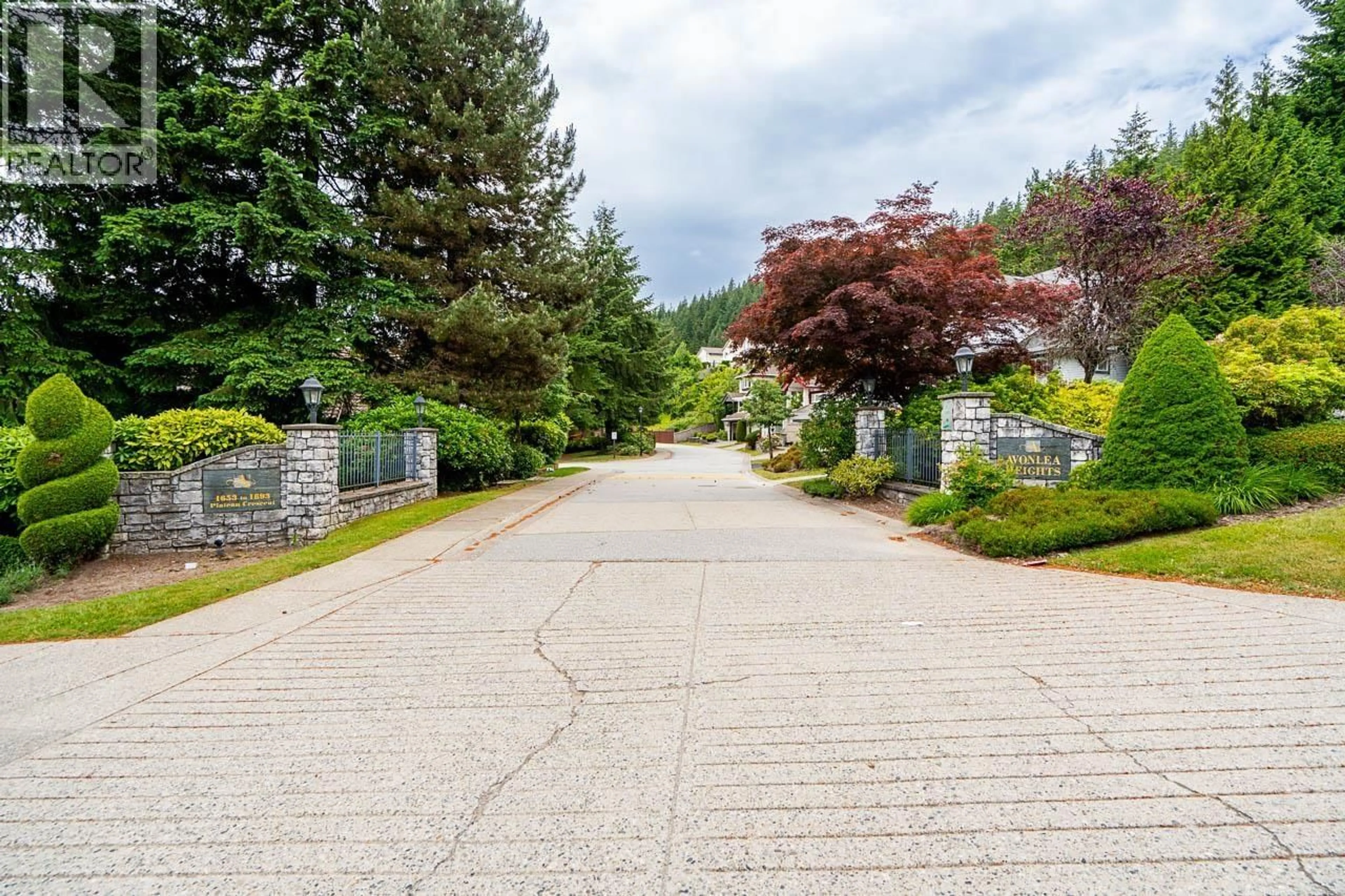 Patio, street for 1687 PLATEAU CRESCENT, Coquitlam British Columbia V3E3B3