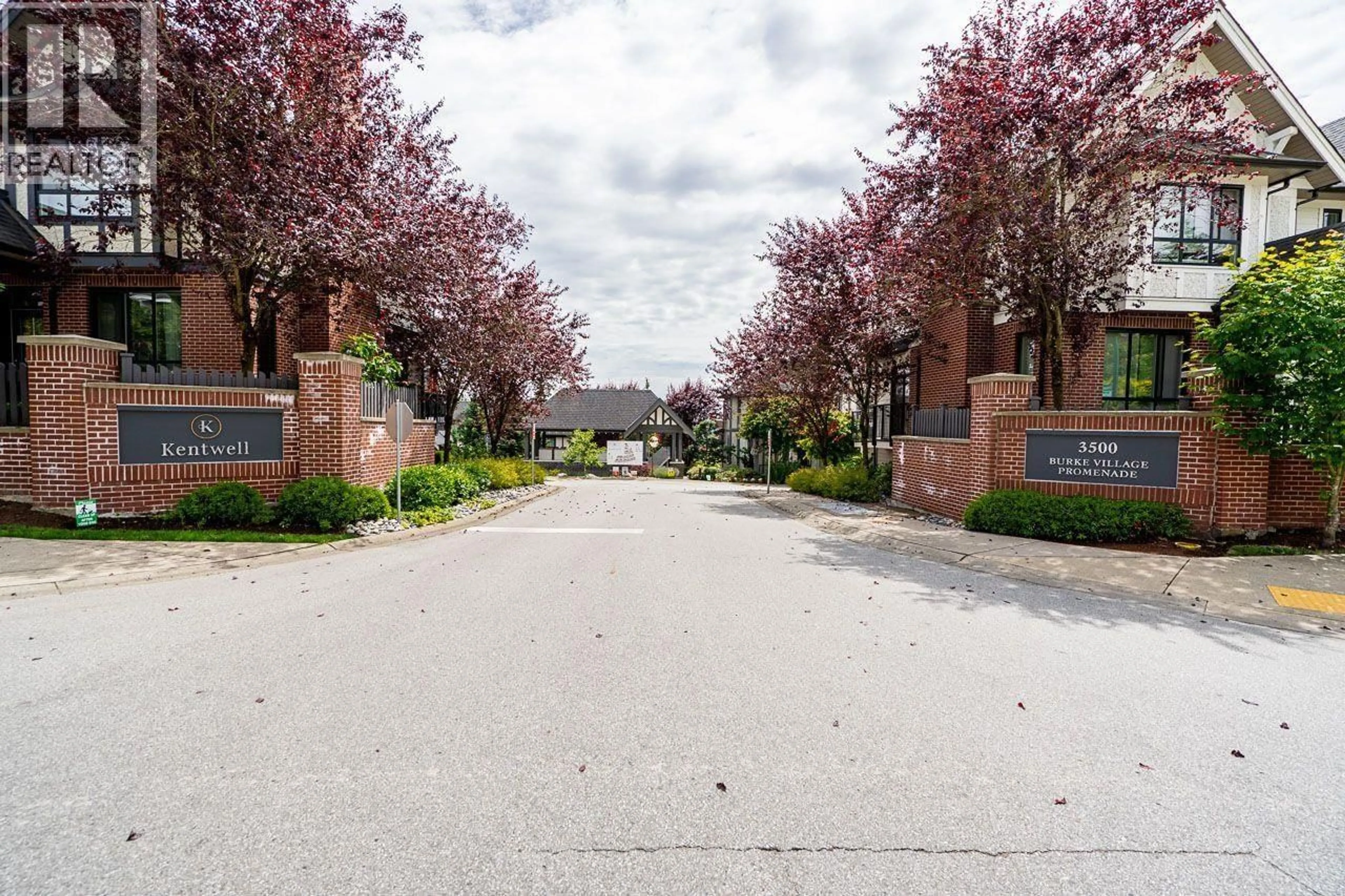 A pic from outside/outdoor area/front of a property/back of a property/a pic from drone, street for 78 - 3500 BURKE VILLAGE PROMENADE, Coquitlam British Columbia V3E0N2