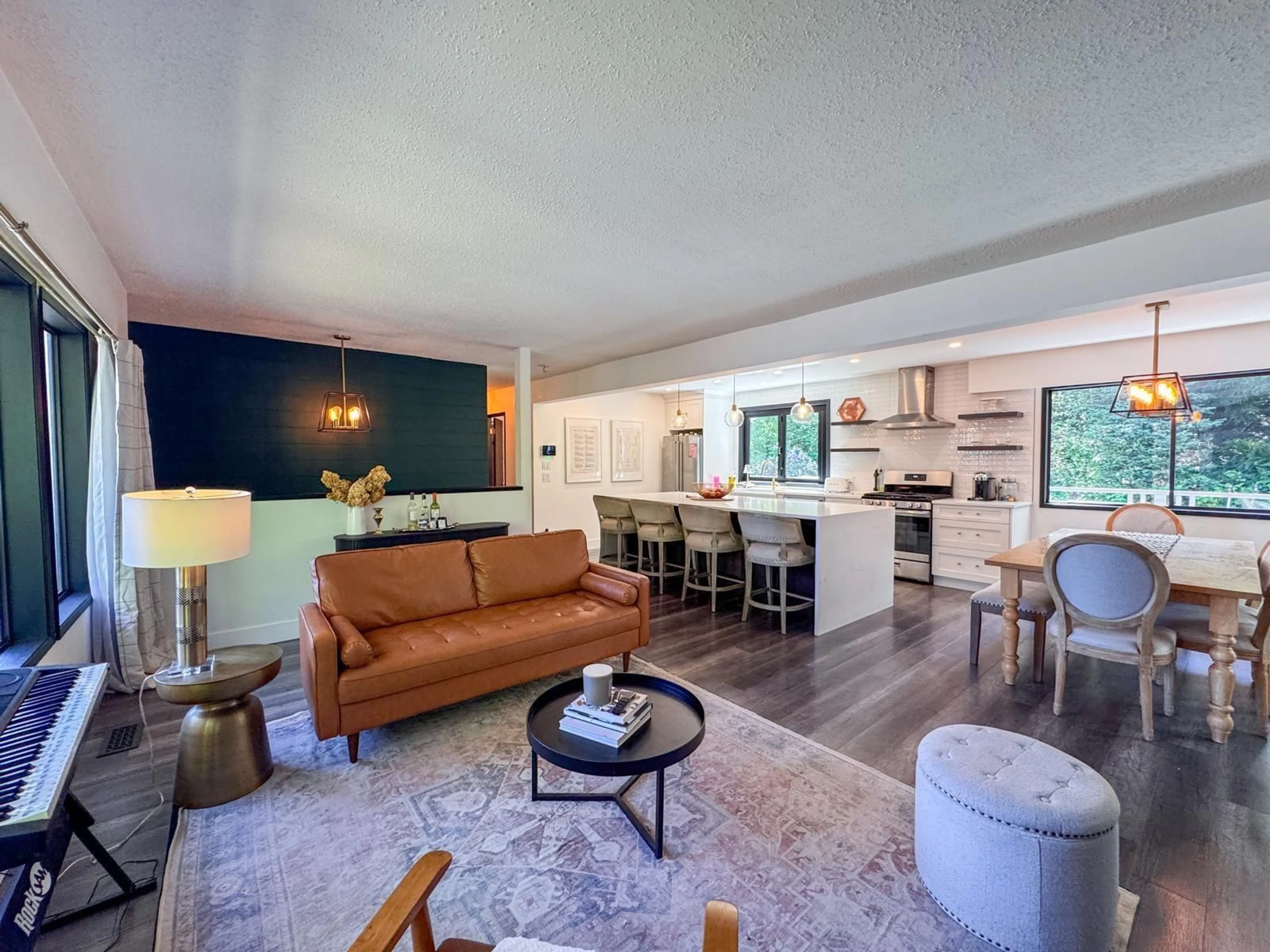 Living room with furniture, unknown for 35014 HIGH DRIVE, Abbotsford British Columbia V2S4P6