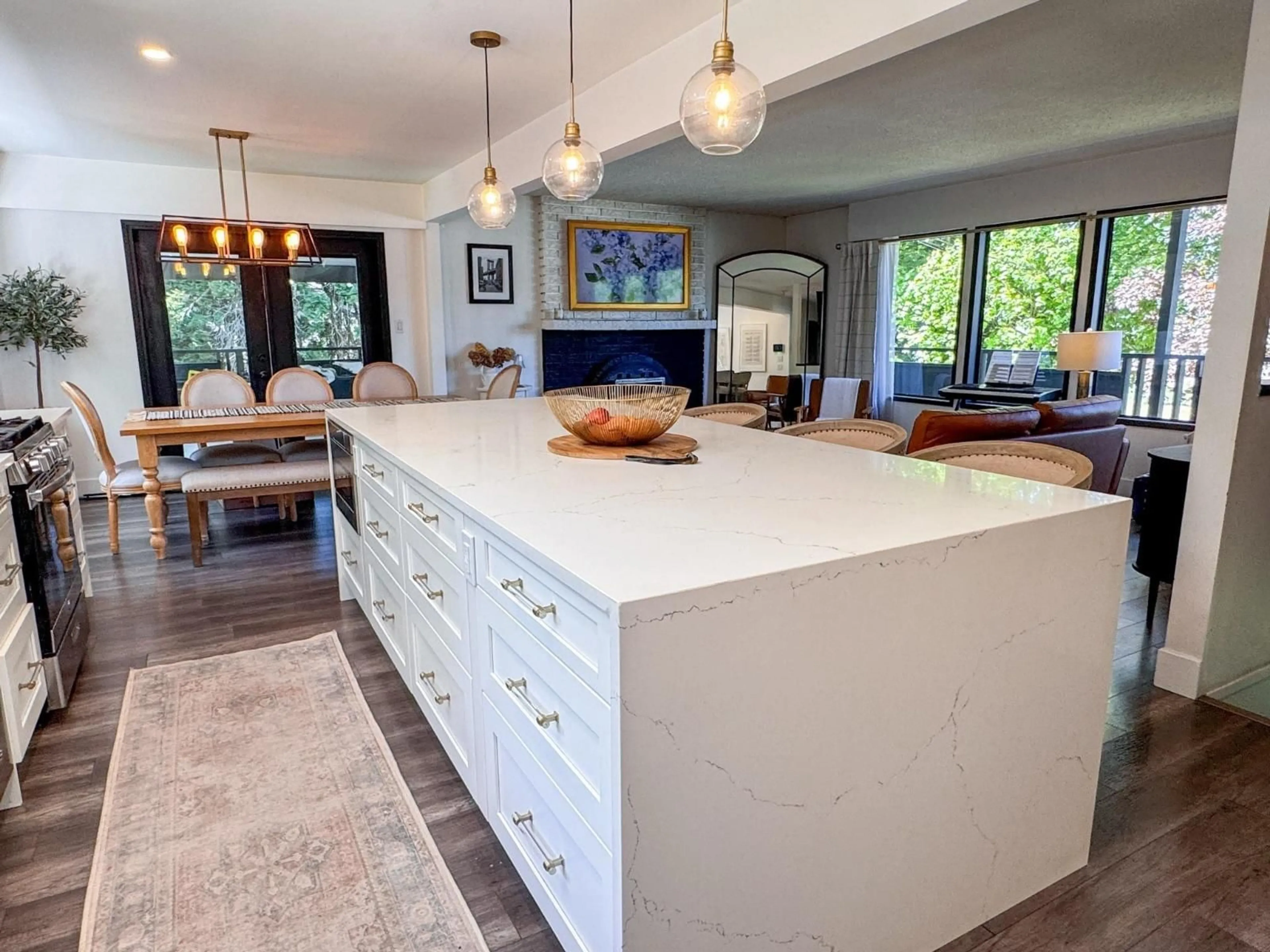 Open concept kitchen, ceramic/tile floor for 35014 HIGH DRIVE, Abbotsford British Columbia V2S4P6