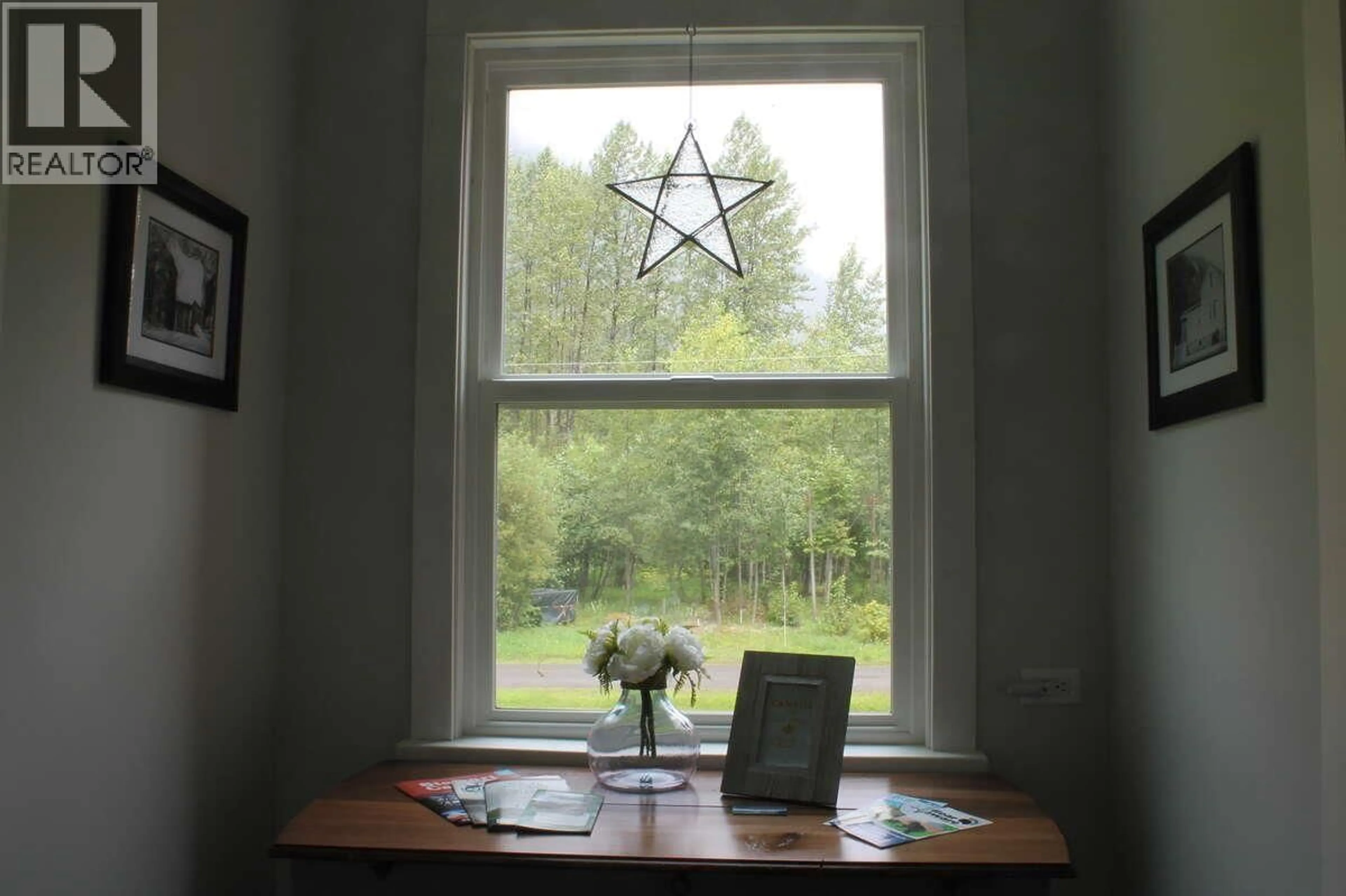 A pic of a room for 301 8TH AVENUE, Stewart British Columbia V0T1W0