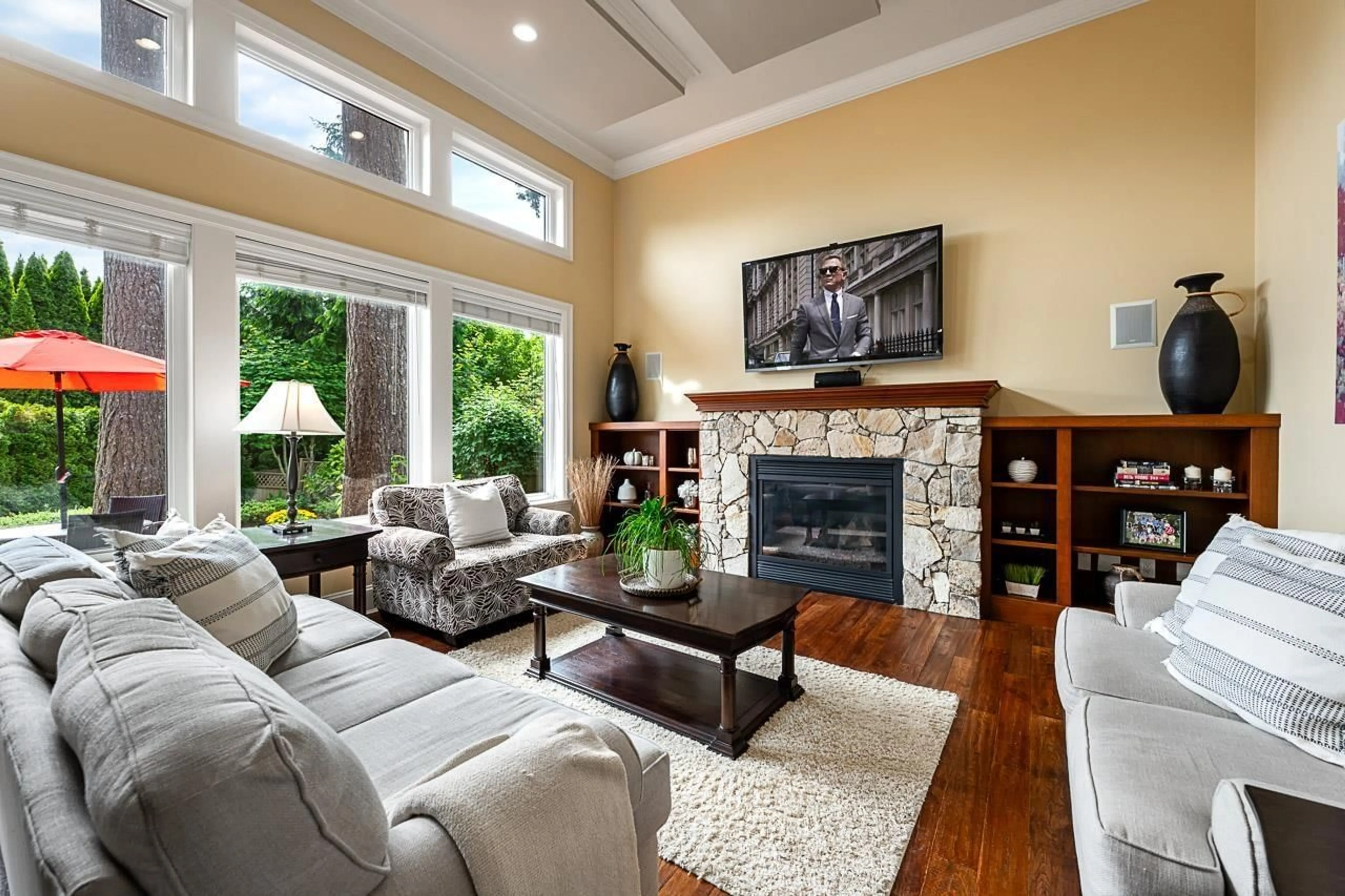 Living room with furniture, unknown for 13385 23 AVENUE, Surrey British Columbia V4A9S9