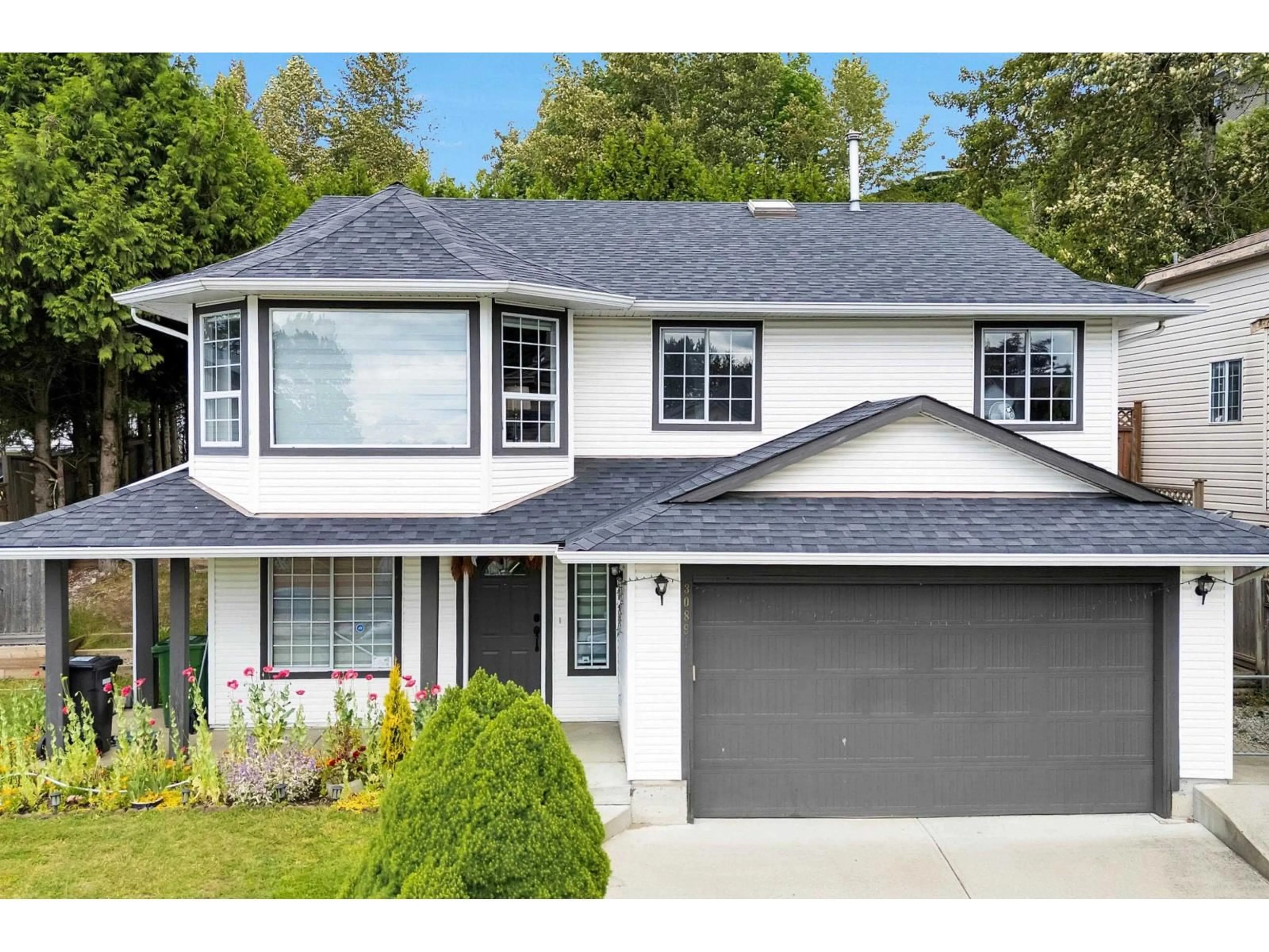 Home with vinyl exterior material, street for 30891 SANDPIPER PLACE, Abbotsford British Columbia V2T5L5
