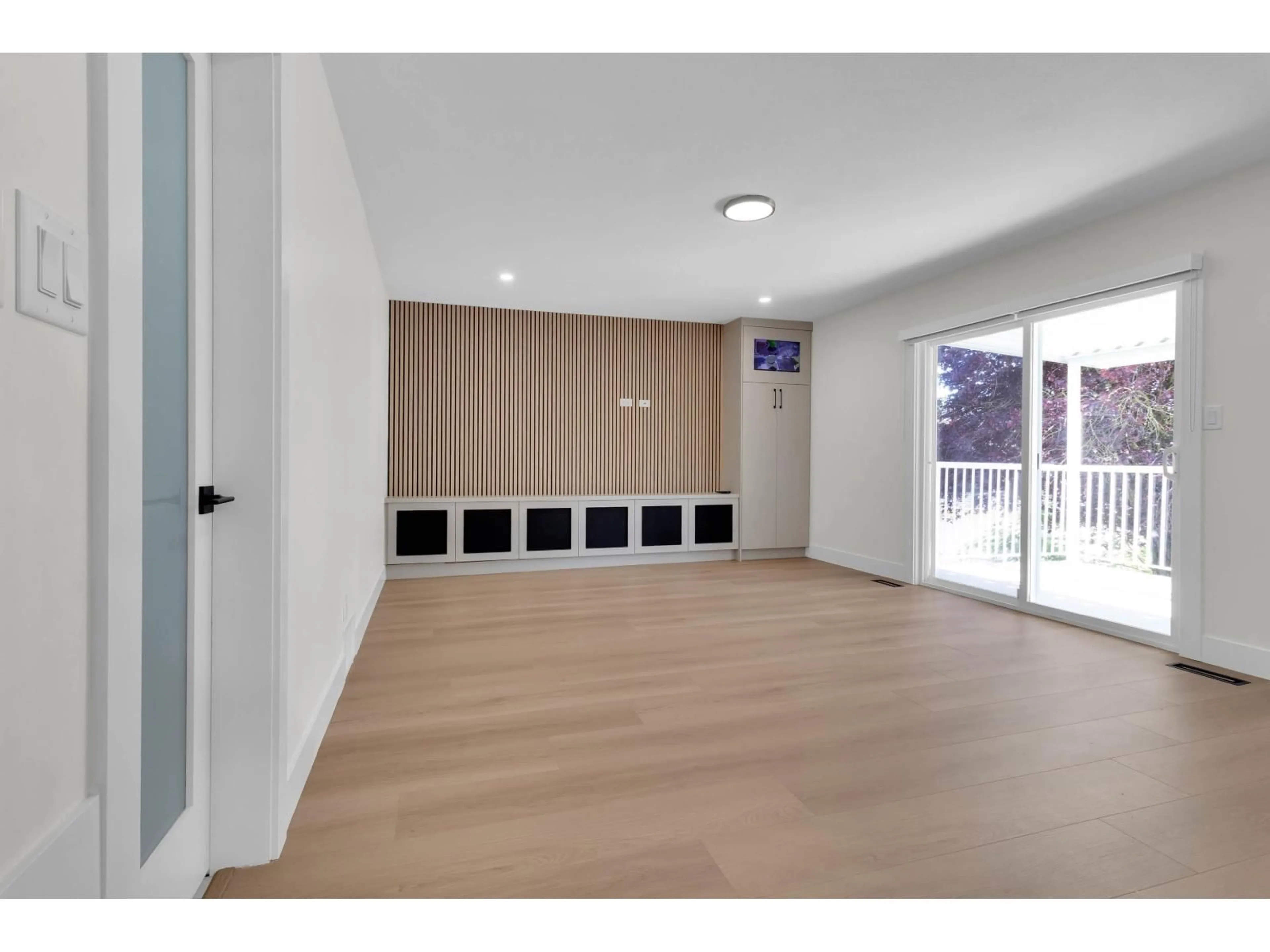 Indoor foyer for 2943 SIDONI PLACE, Abbotsford British Columbia V2T5K1