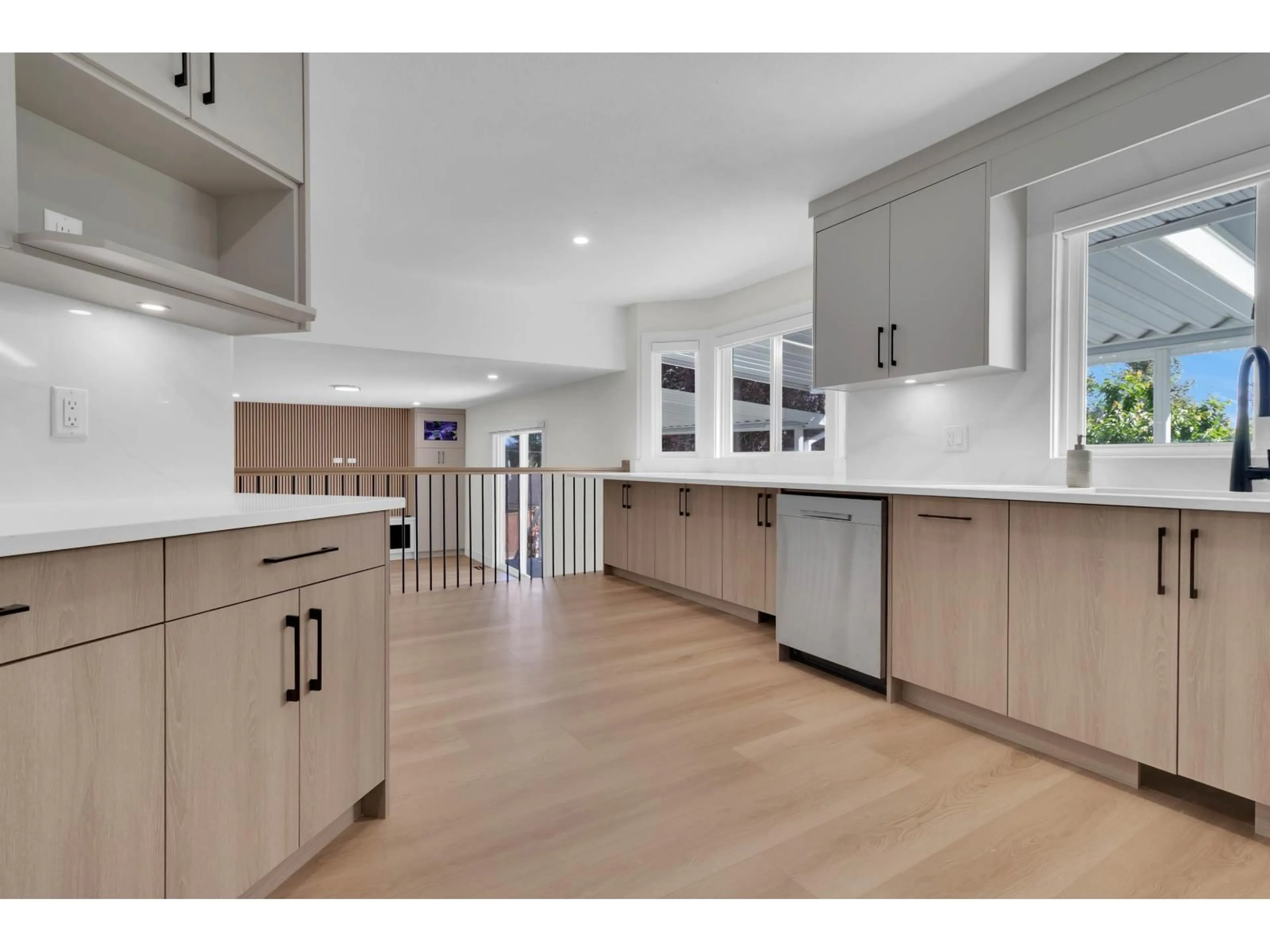 Open concept kitchen, unknown for 2943 SIDONI PLACE, Abbotsford British Columbia V2T5K1