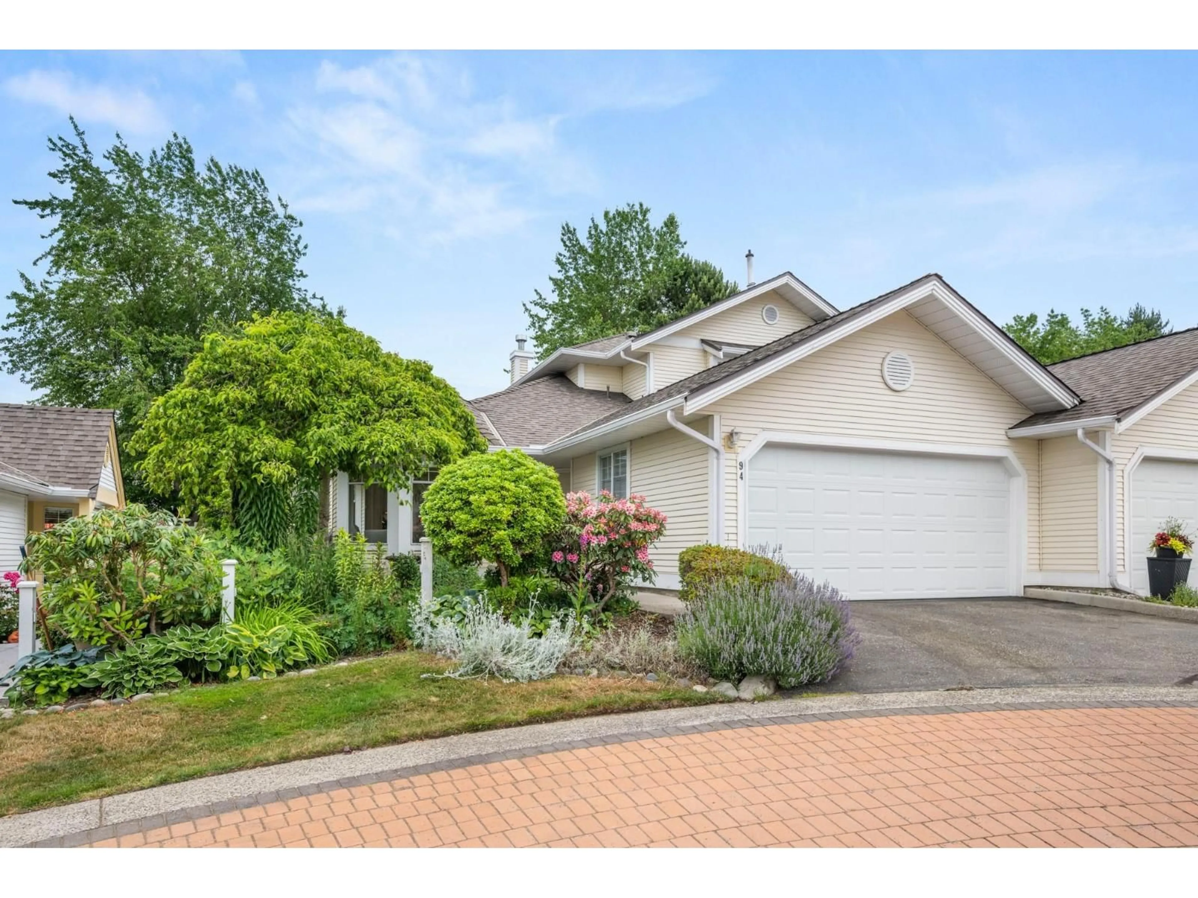 Home with vinyl exterior material, street for 94 - 21138 88 AVENUE, Langley British Columbia V1M2G7