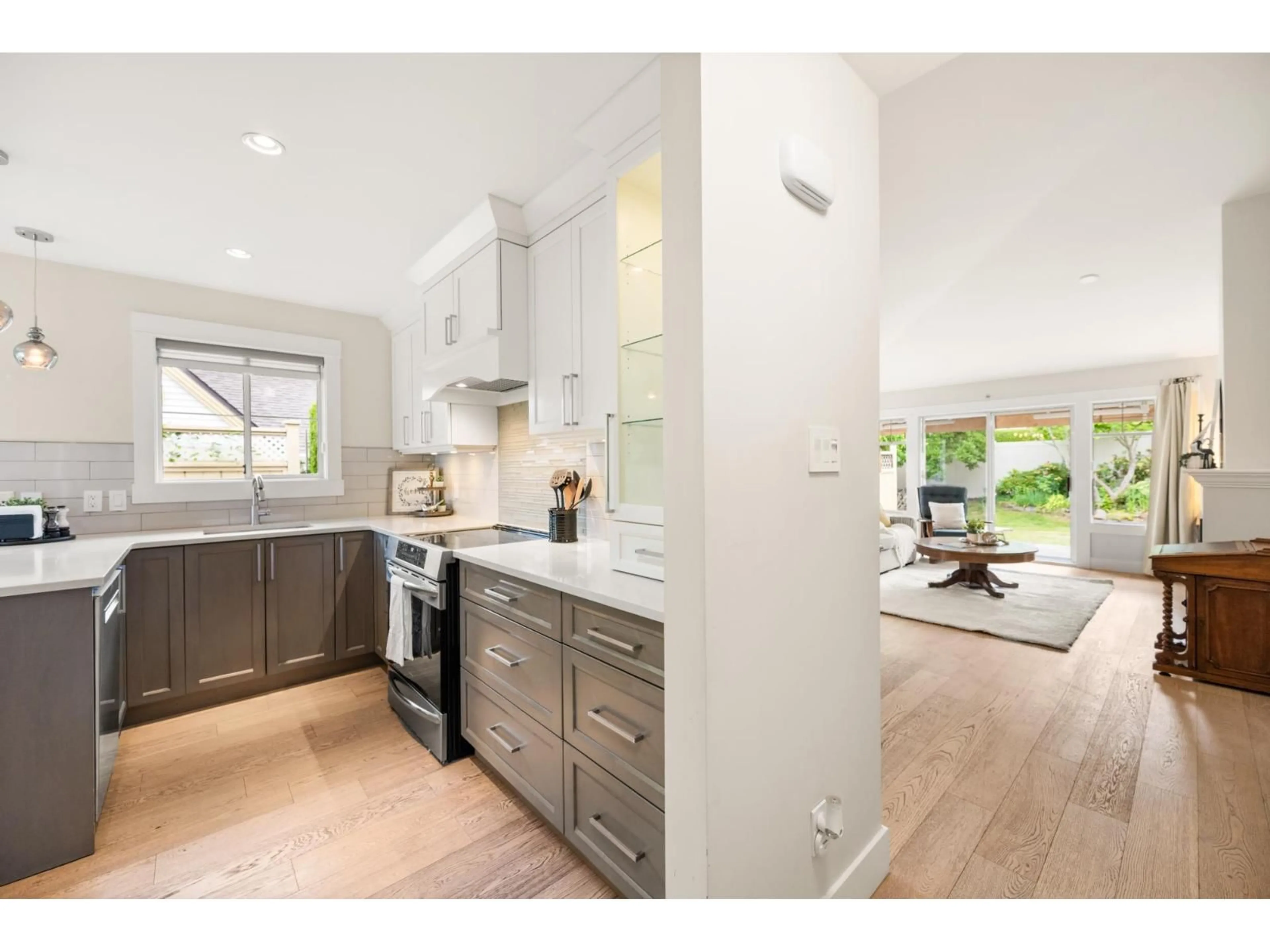 Open concept kitchen, unknown for 94 - 21138 88 AVENUE, Langley British Columbia V1M2G7