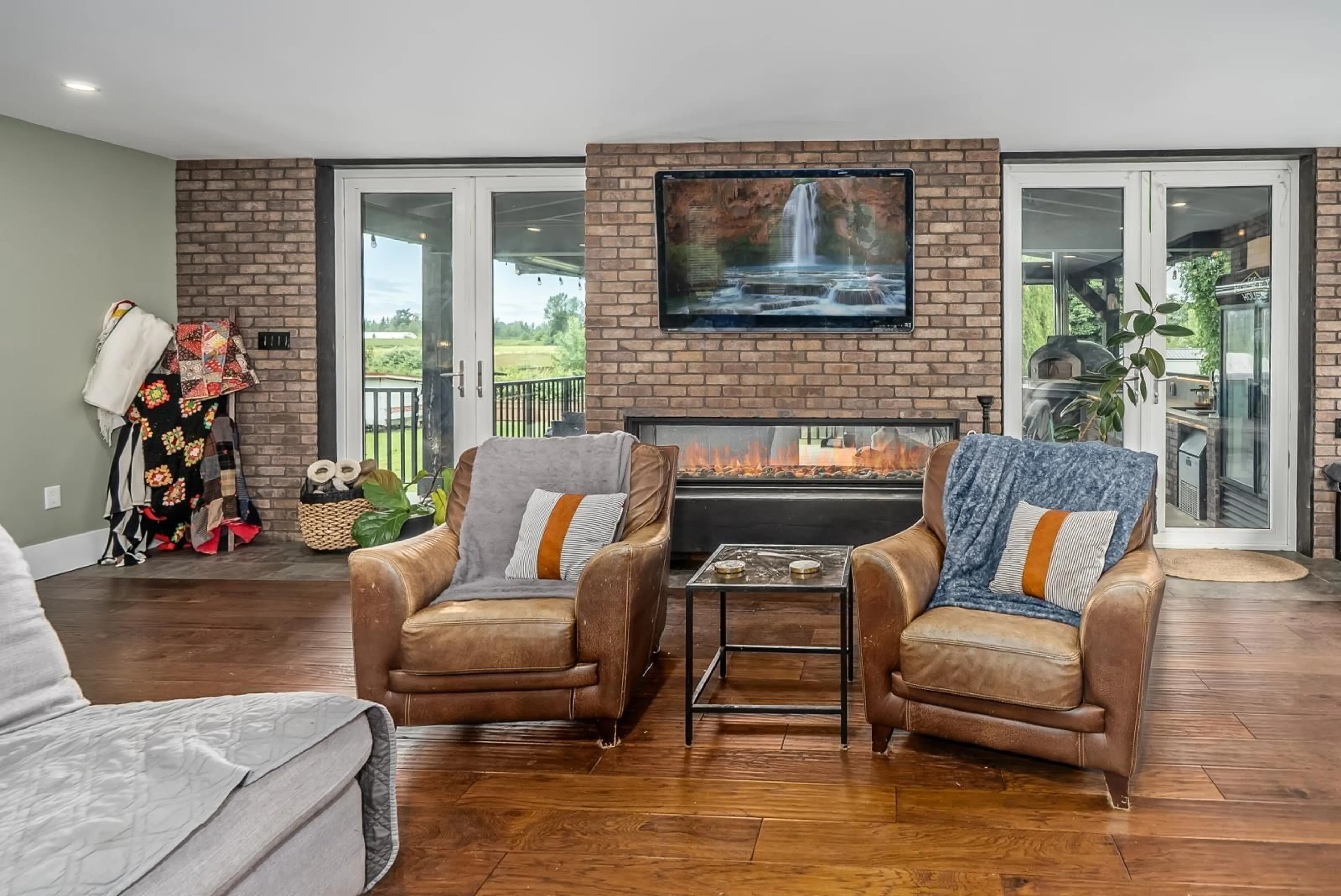 Living room with furniture, unknown for 4523 240TH STREET, Langley British Columbia V2Z2L4
