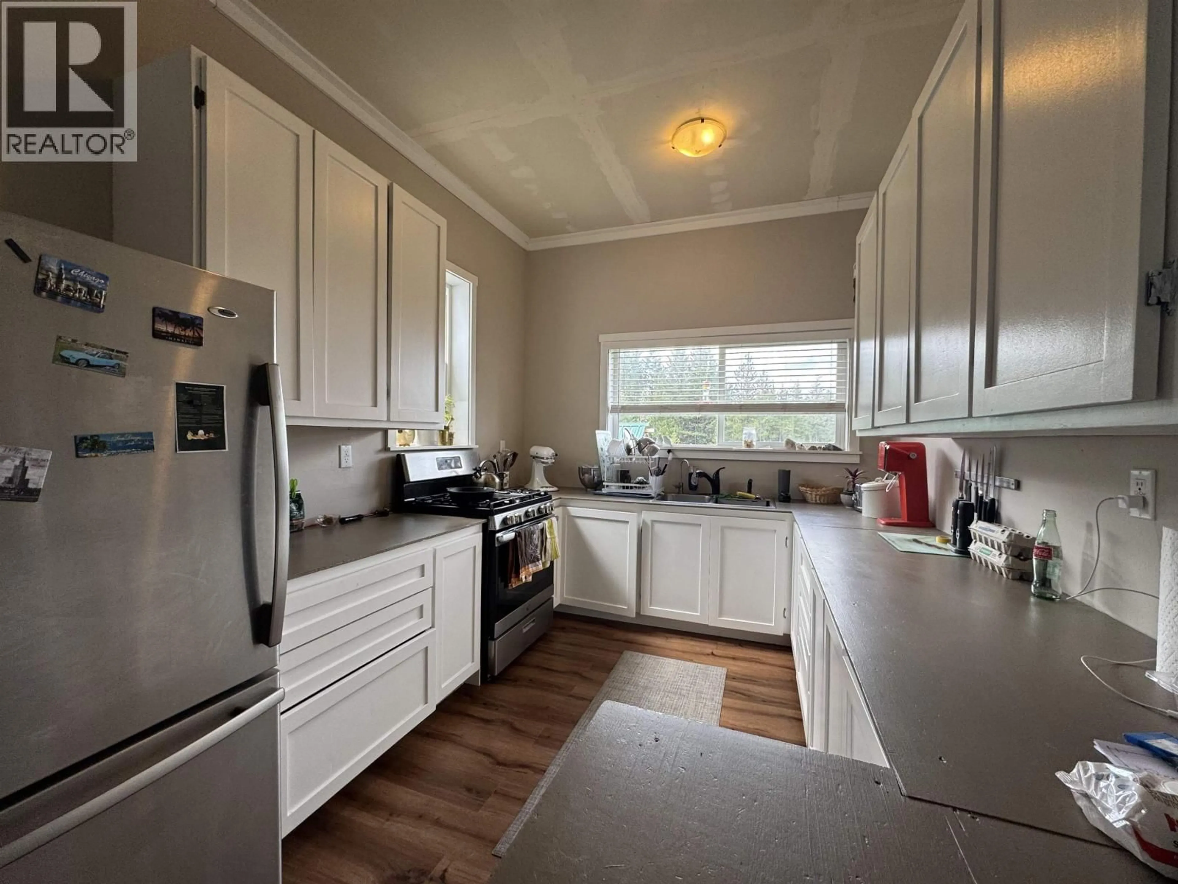 Standard kitchen, wood/laminate floor for 1261 SCHEFFLER ROAD, Williams Lake British Columbia V0K2G0