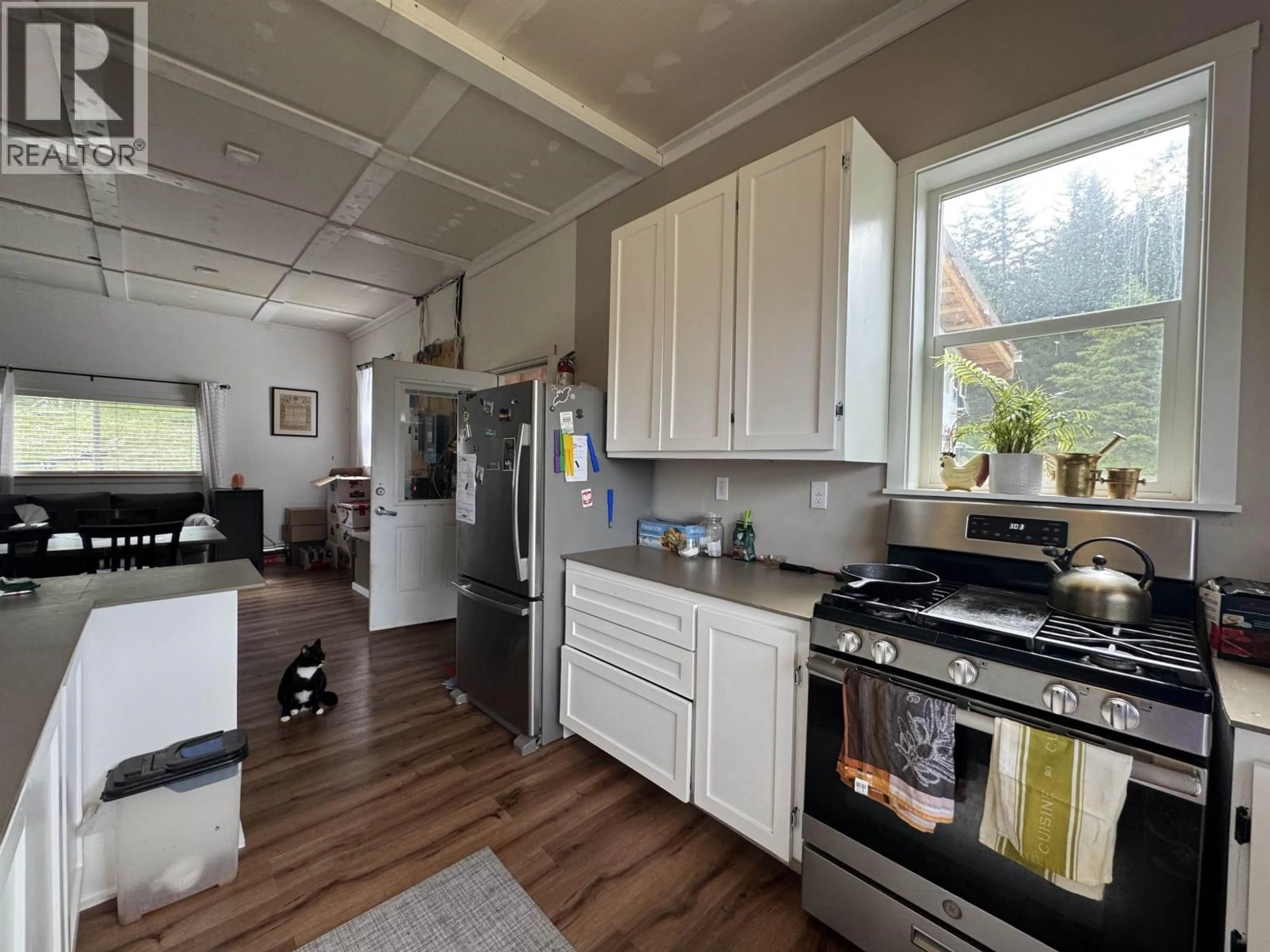 Open concept kitchen, unknown for 1261 SCHEFFLER ROAD, Williams Lake British Columbia V0K2G0