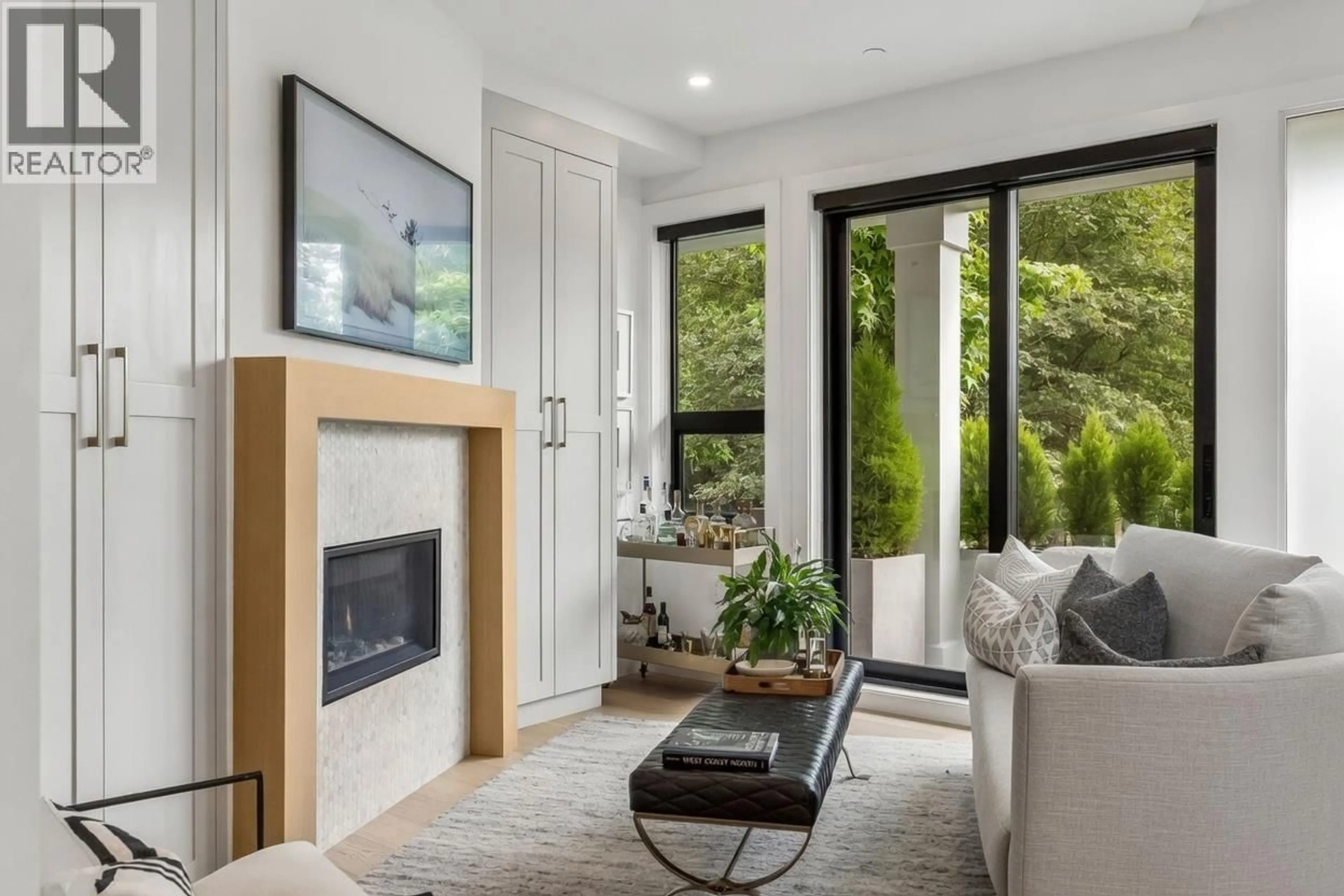 Living room with furniture, unknown for 2670 LAKEWOOD DRIVE, Vancouver British Columbia V5N1N6