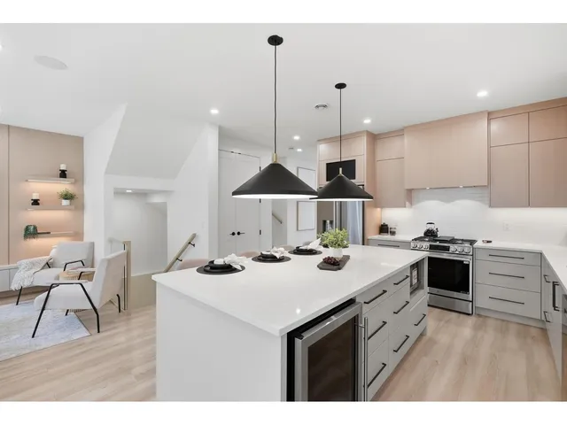 9320 EBOR ROAD, Delta 5
