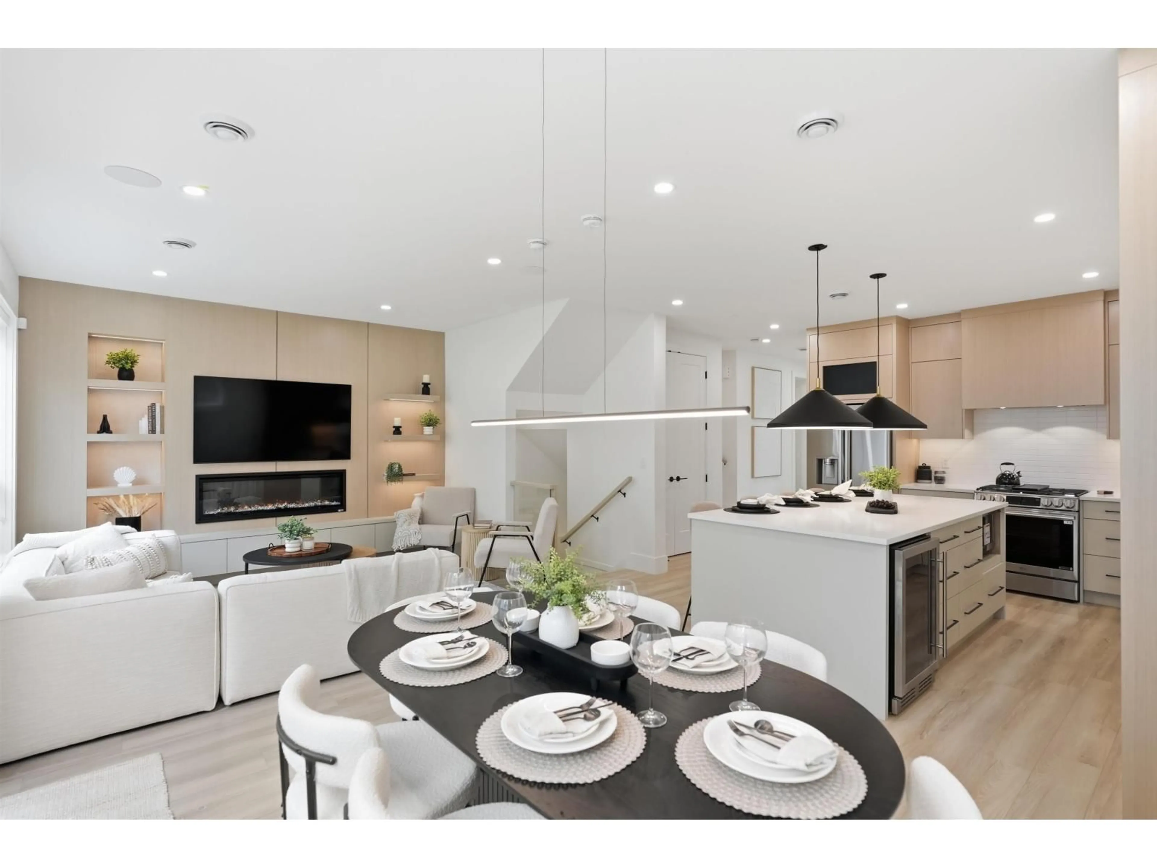 Open concept kitchen, unknown for 9320 EBOR ROAD, Delta British Columbia V4C3K7