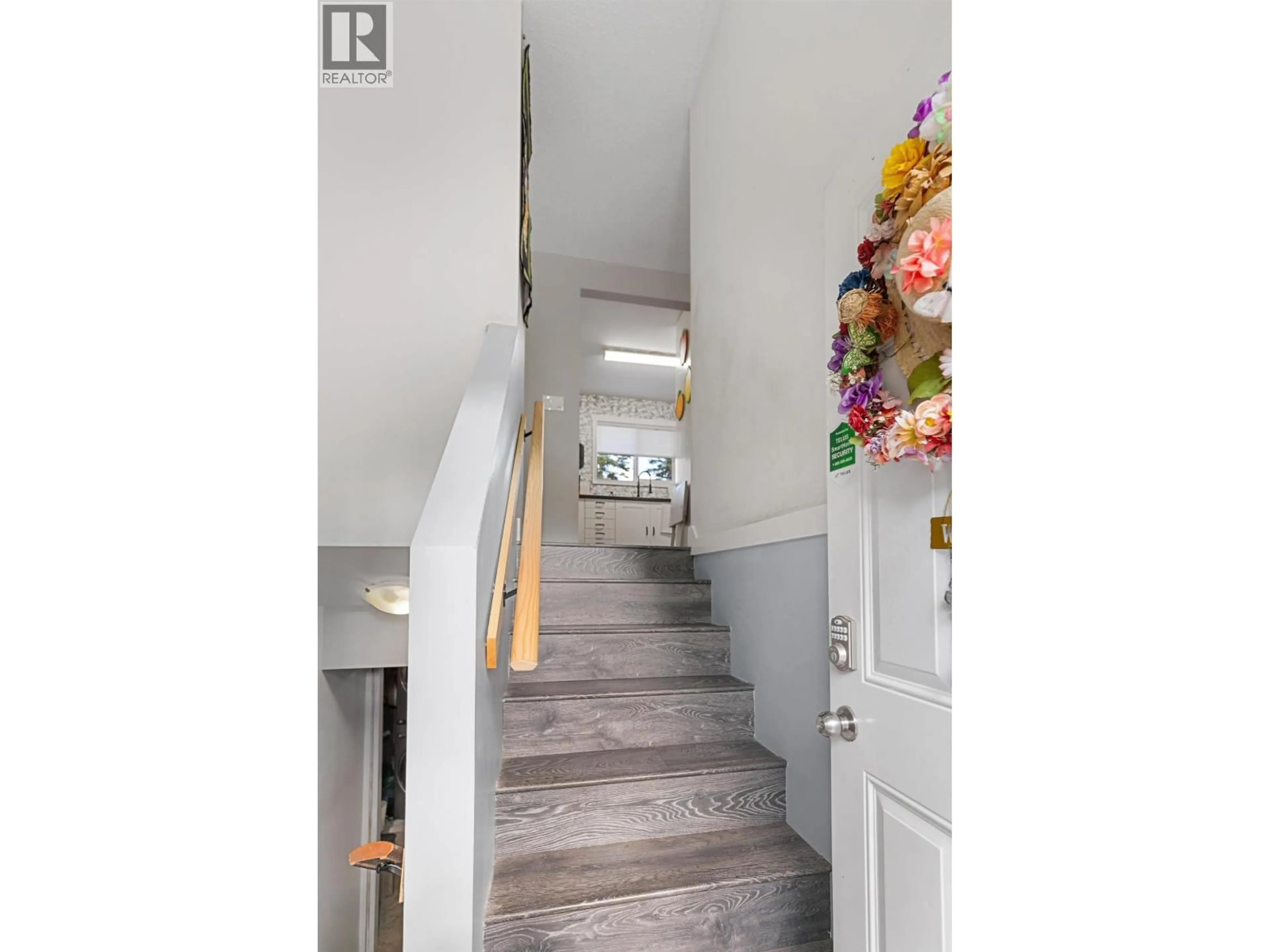 Indoor entryway for 8274 SPARROW ROAD, Prince George British Columbia V2K5H3