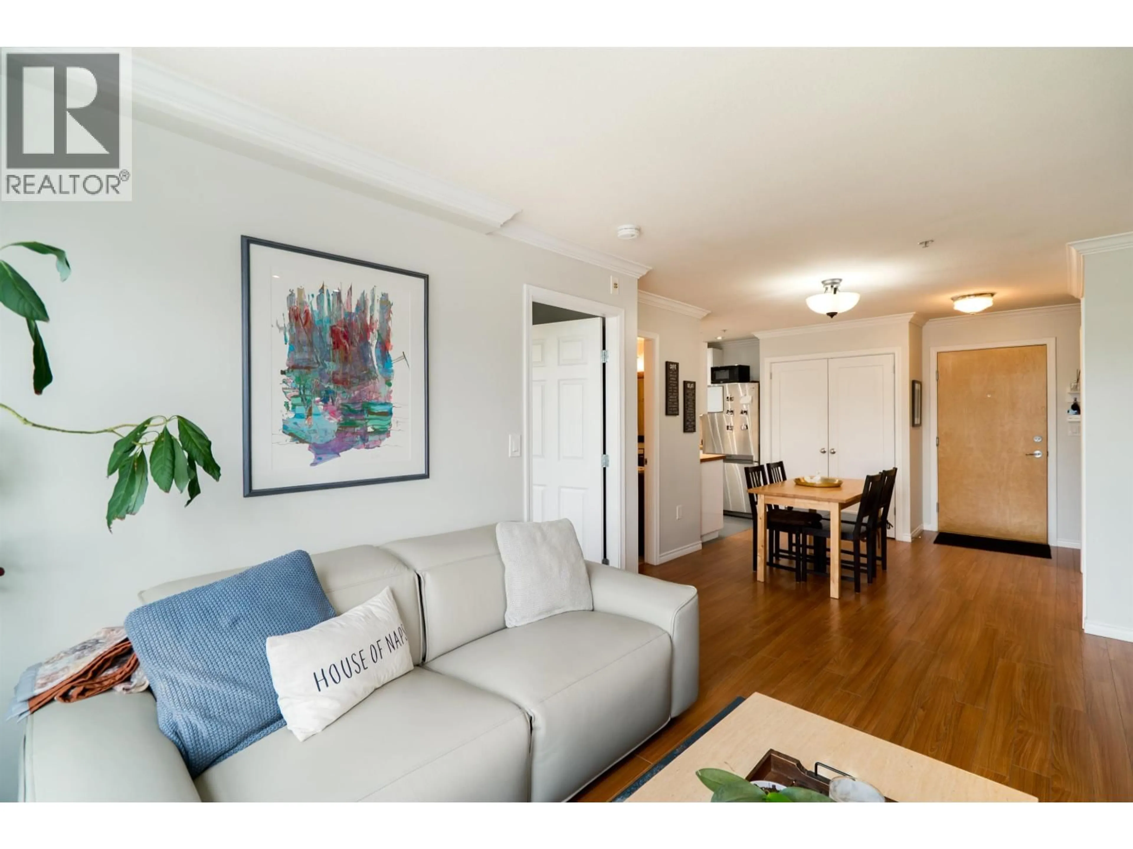 Living room with furniture, wood/laminate floor for 4014 - 84 GRANT STREET, Port Moody British Columbia V3H0B5