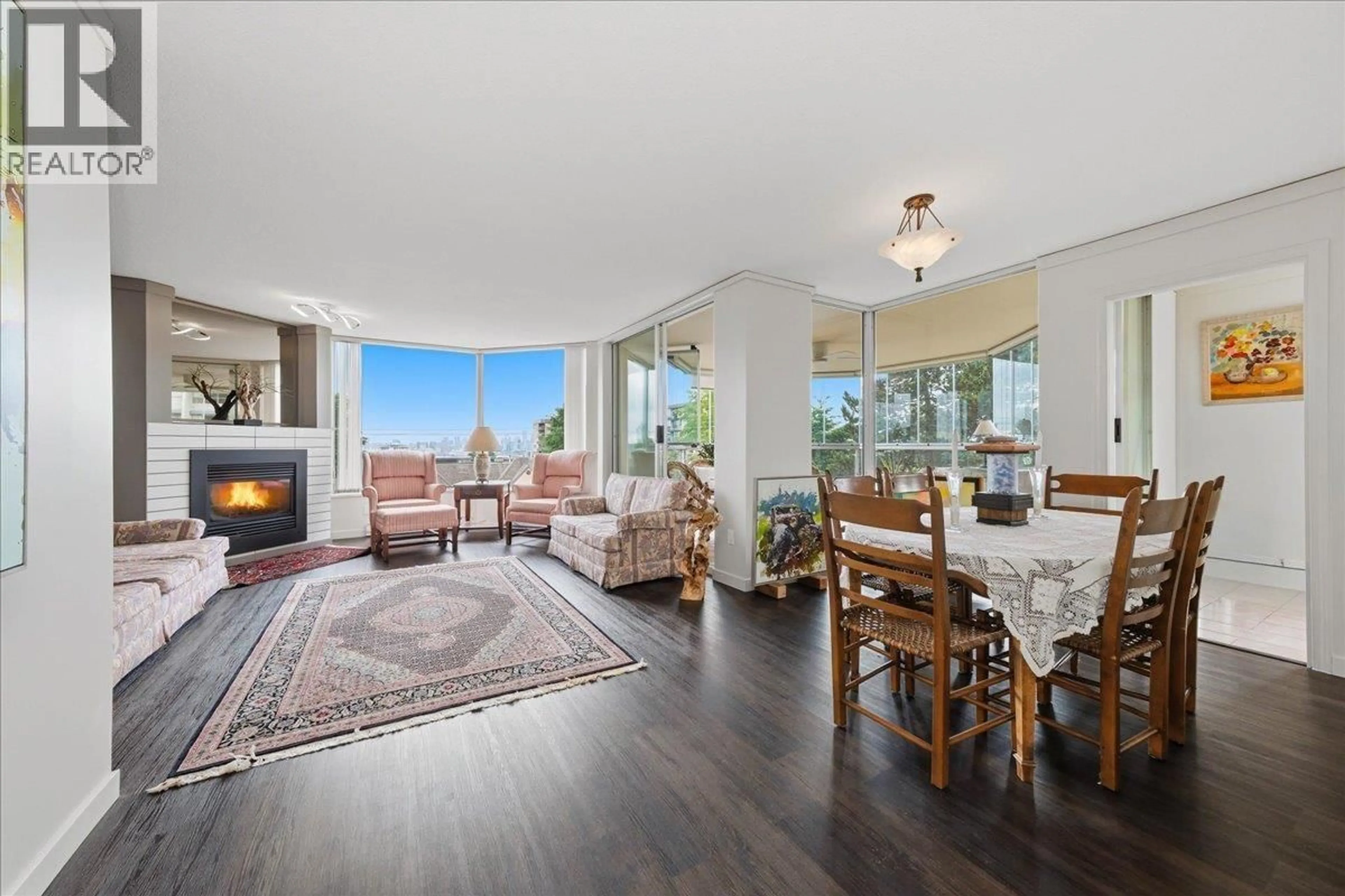 Living room with furniture, unknown for 102 - 123 KEITH ROAD, North Vancouver British Columbia V7L1V1