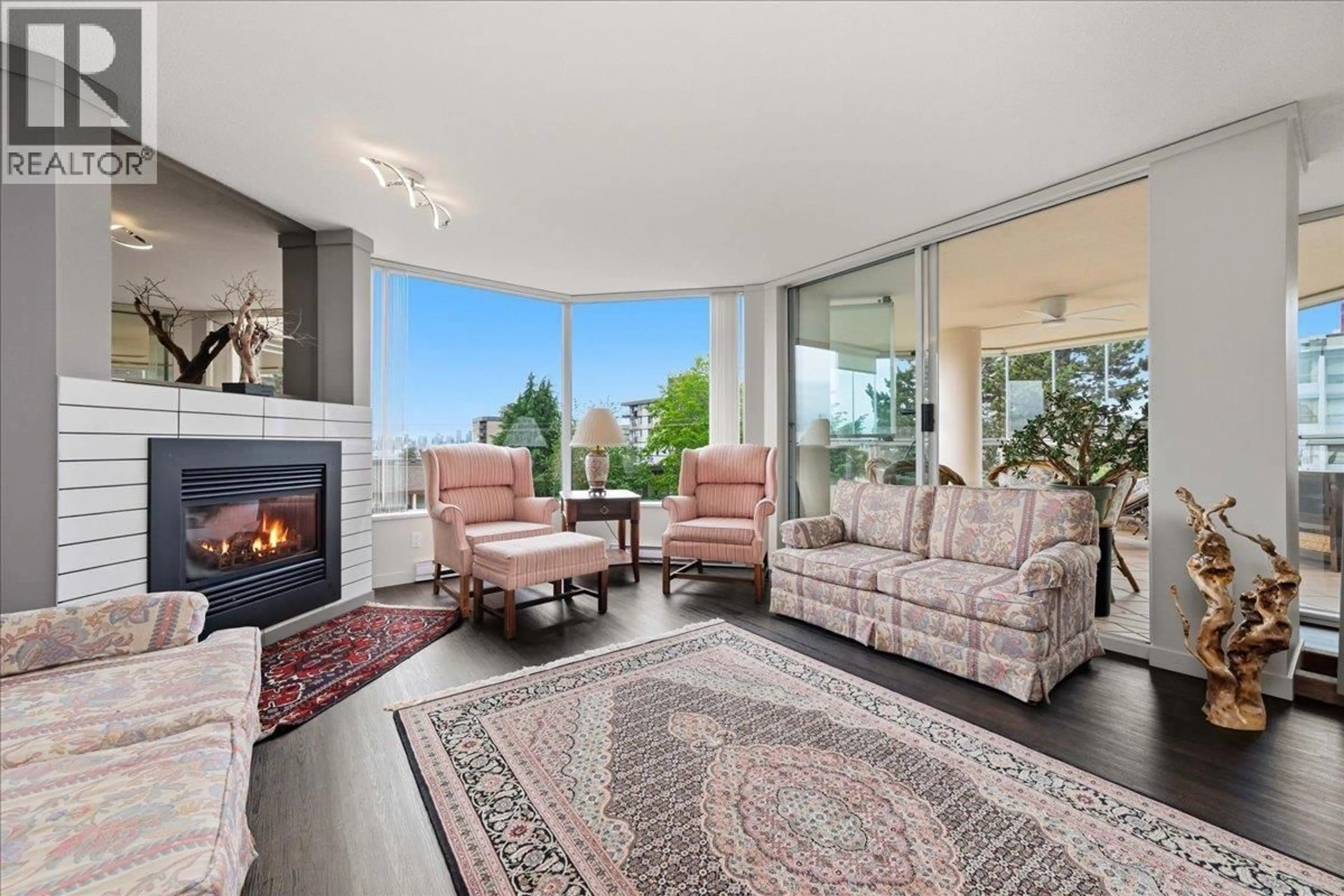 Living room with furniture, unknown for 102 - 123 KEITH ROAD, North Vancouver British Columbia V7L1V1
