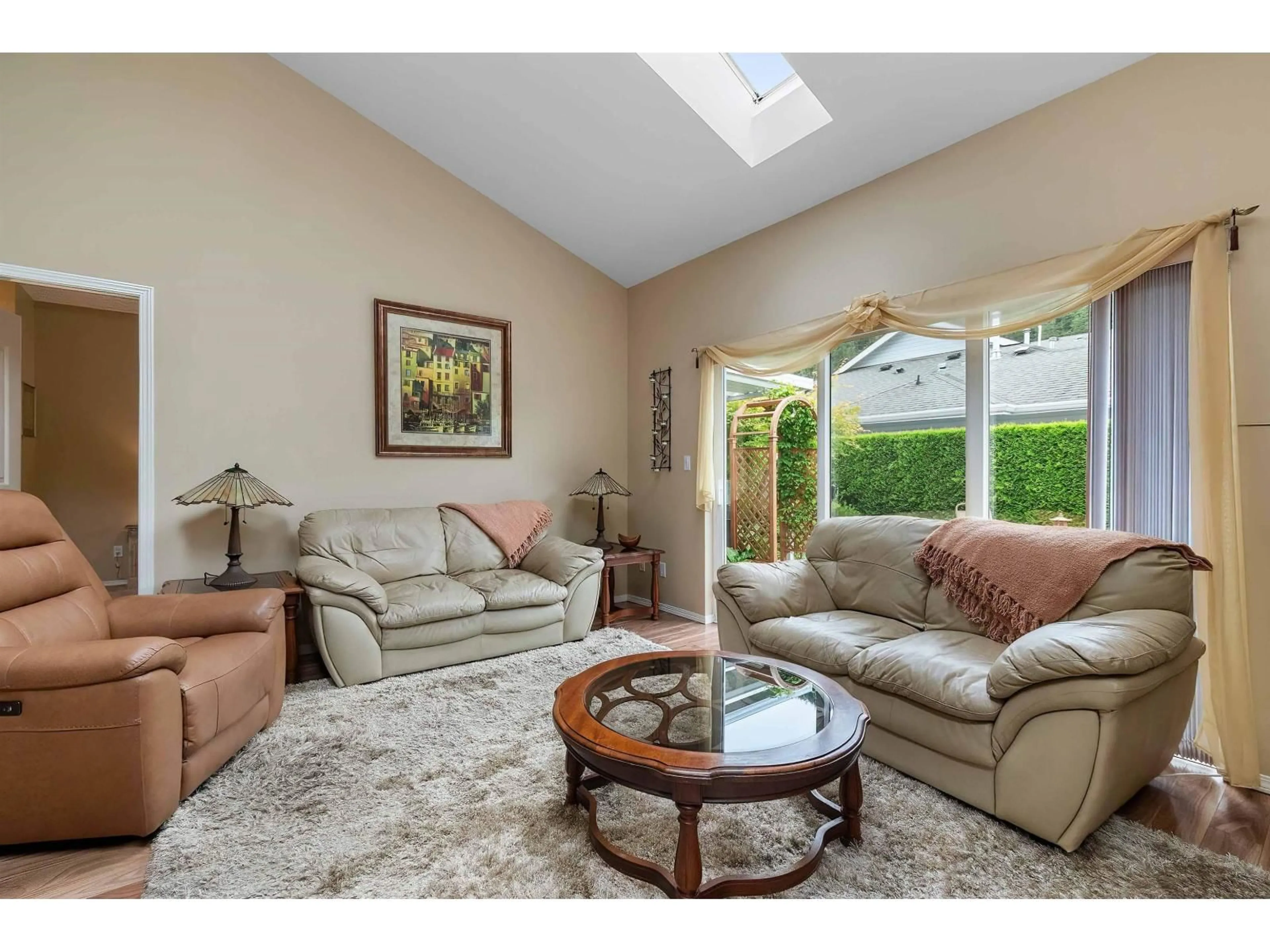 Living room with furniture, unknown for 38 - 730 MCCOMBS DRIVE, Harrison Hot Springs British Columbia V0M1K0