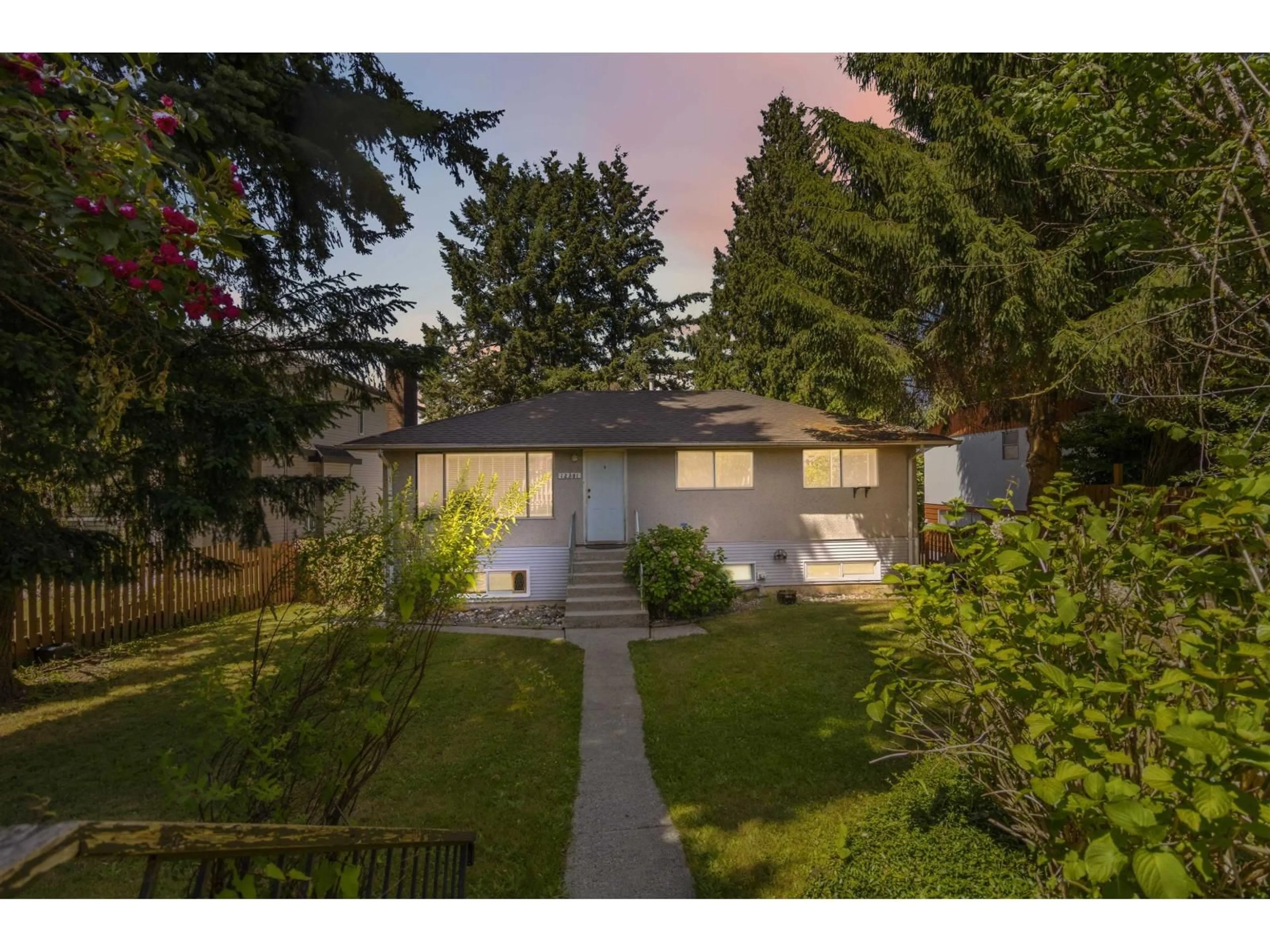 A pic from outside/outdoor area/front of a property/back of a property/a pic from drone, street for 12301 99A AVENUE, Surrey British Columbia V3V2R3
