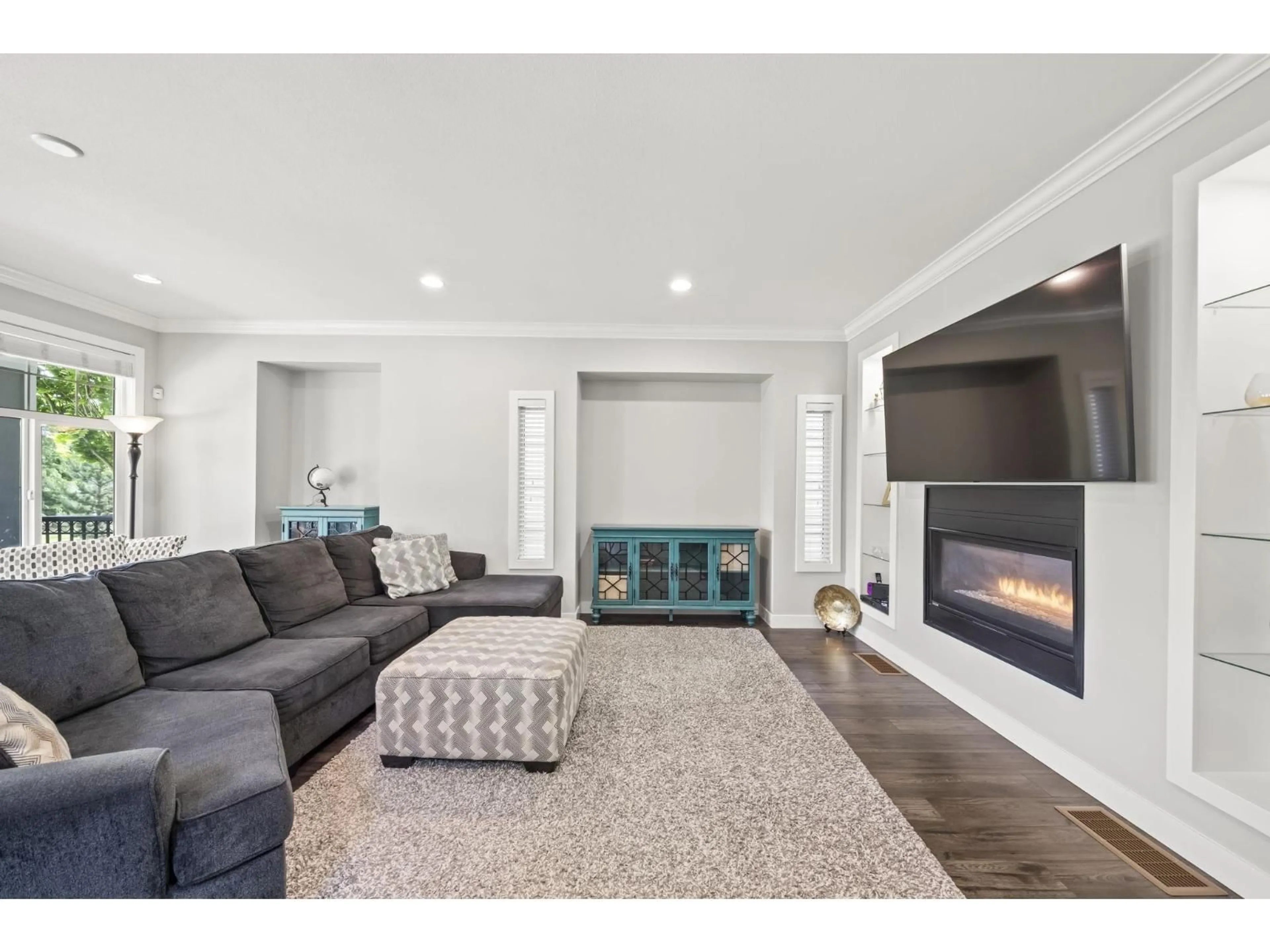 Living room with furniture, unknown for 19482 71 AVENUE, Surrey British Columbia V4N5Y7
