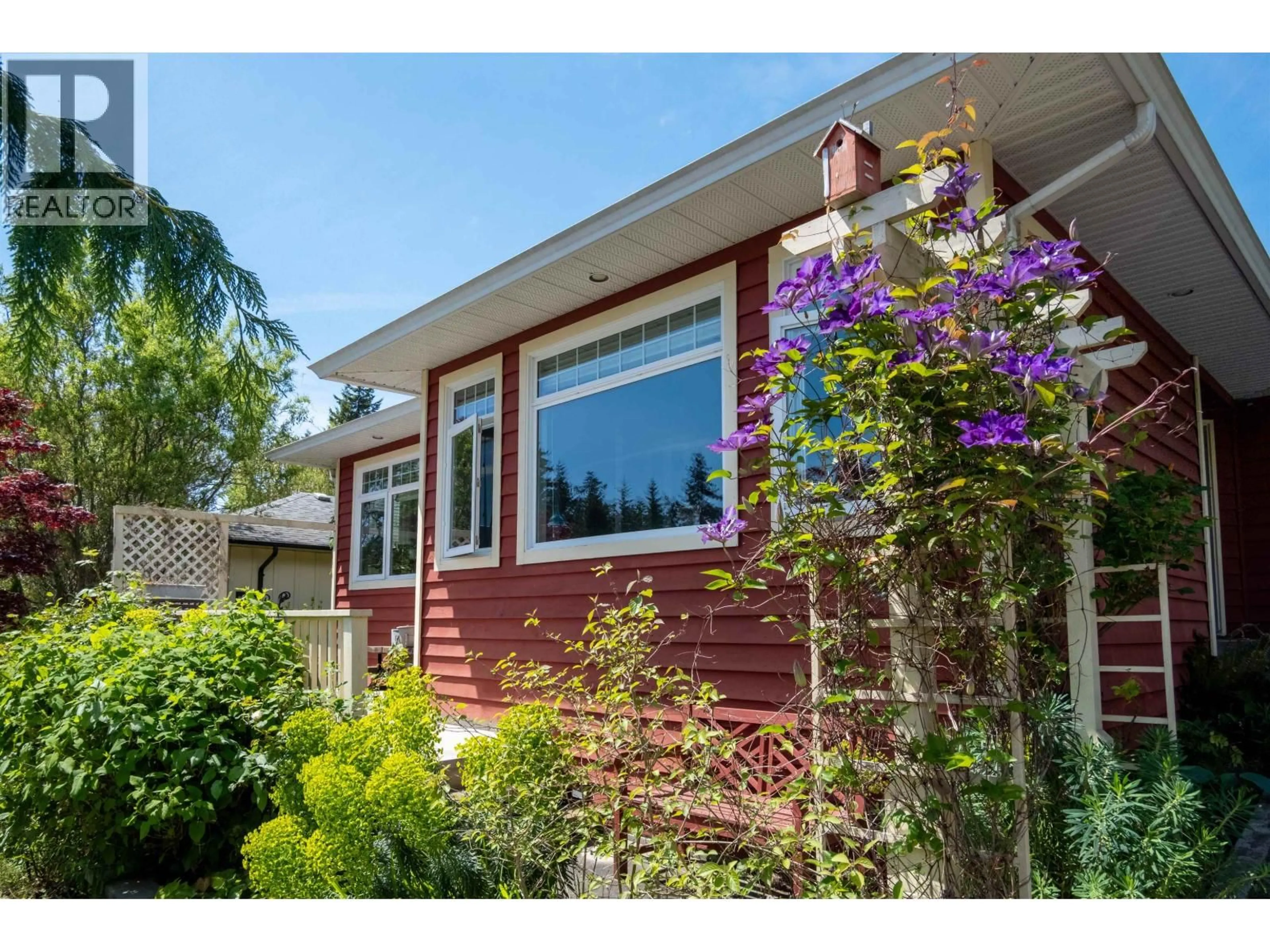 Home with vinyl exterior material, street for 5599 MEDUSA PLACE, Sechelt British Columbia V7Z0V1