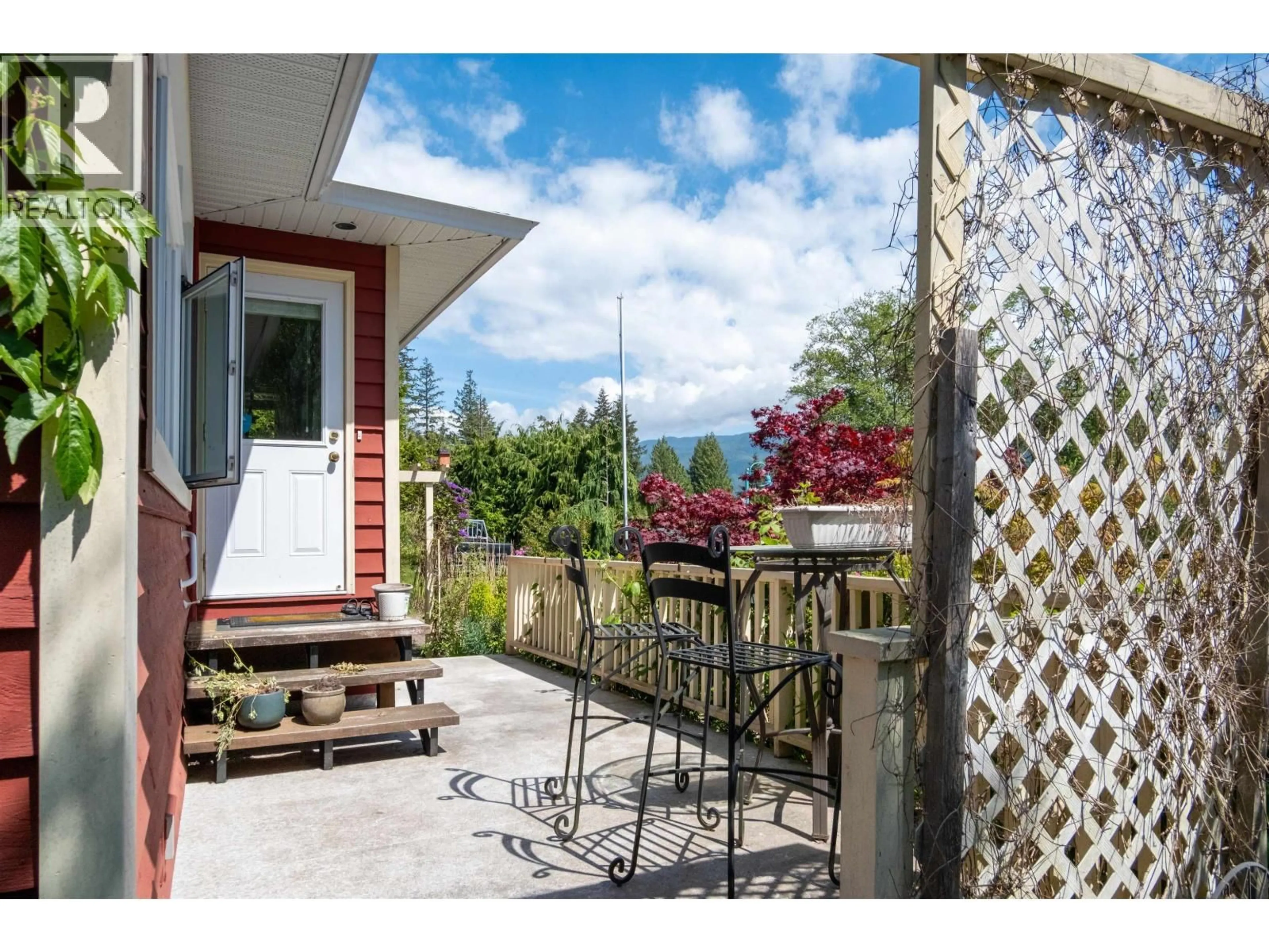 Patio, street for 5599 MEDUSA PLACE, Sechelt British Columbia V7Z0V1