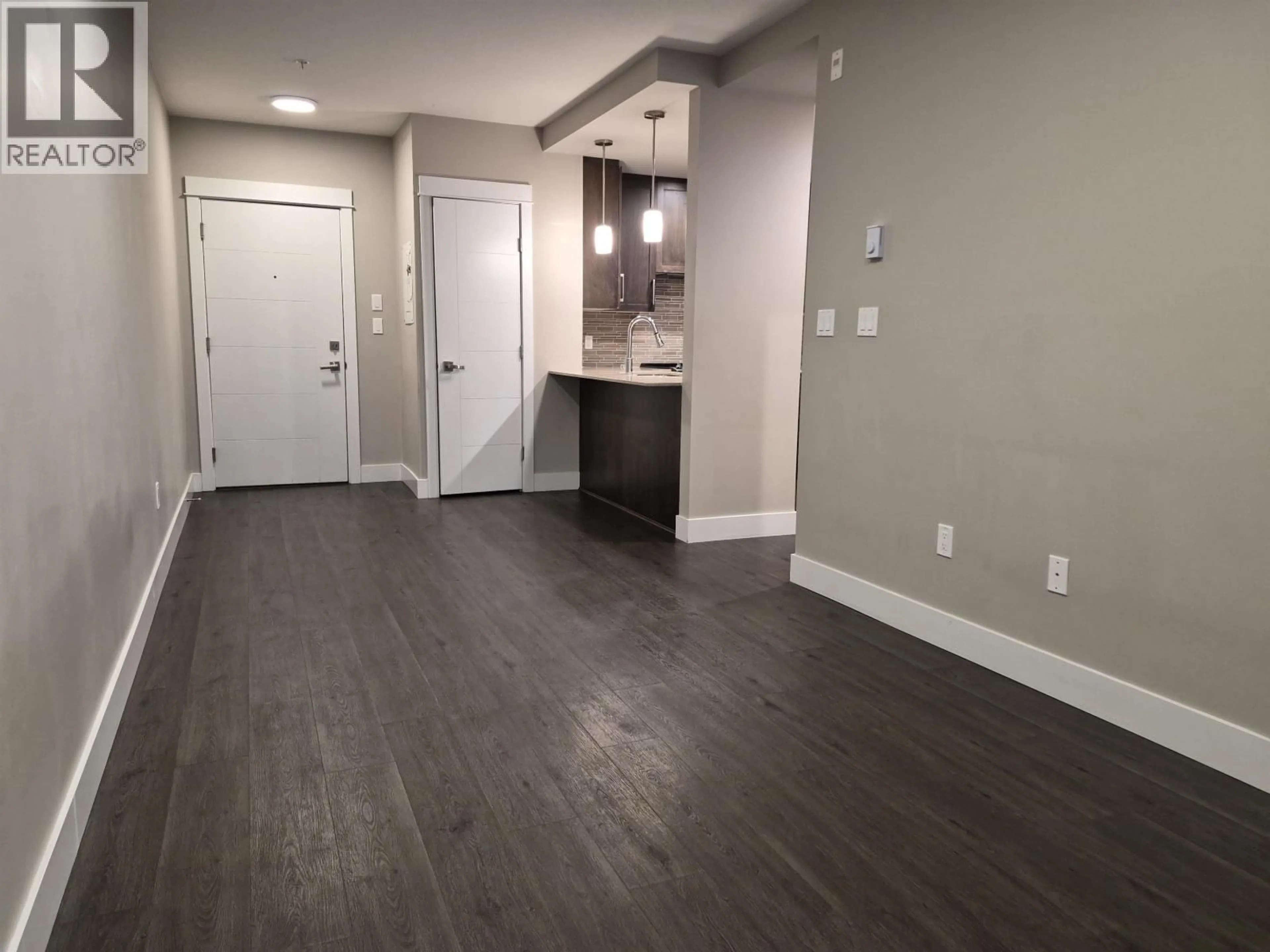 A pic of a room for 107 - 2495 WILSON AVENUE, Port Coquitlam British Columbia V3C0E4