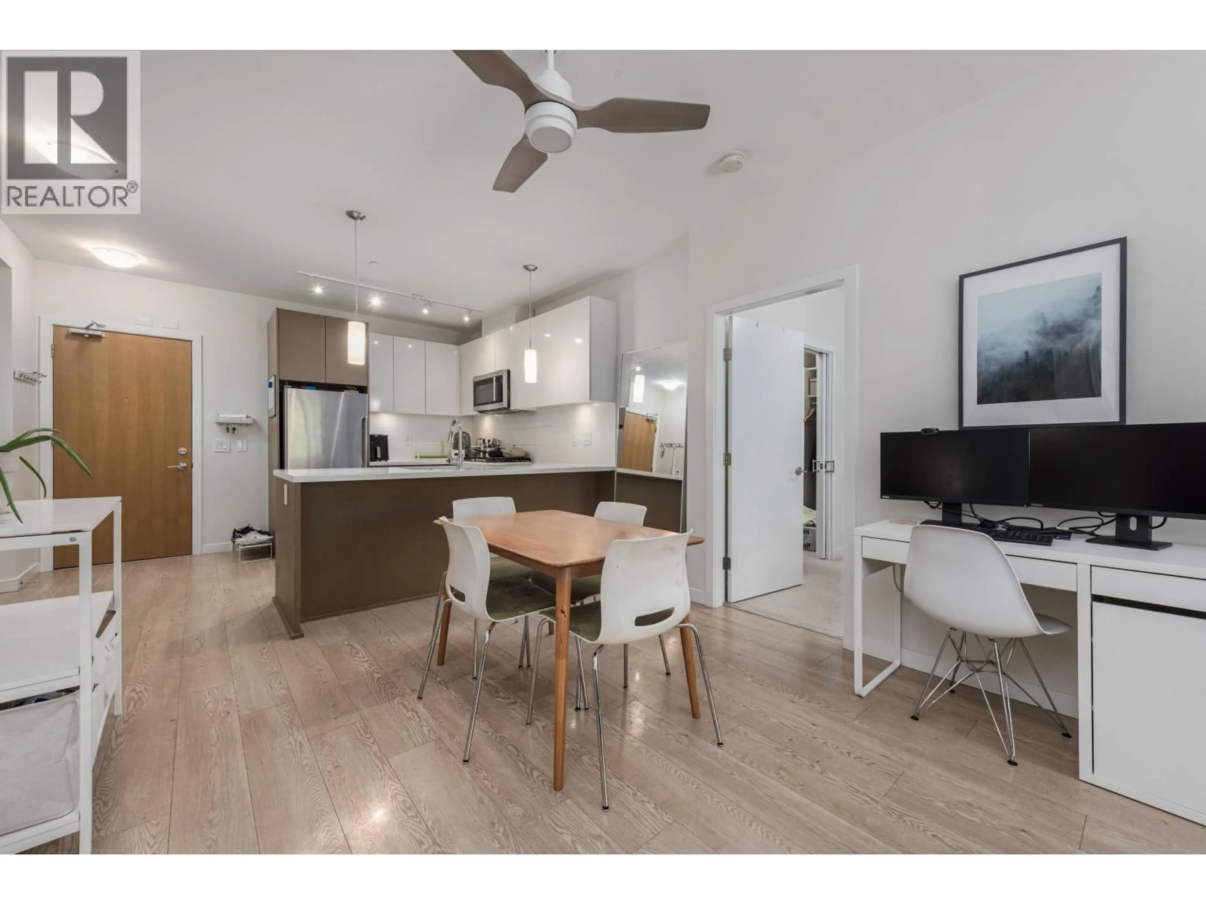 Open concept kitchen, wood/laminate floor for 206 - 28 ROYAL AVENUE, New Westminster British Columbia V3L0B7