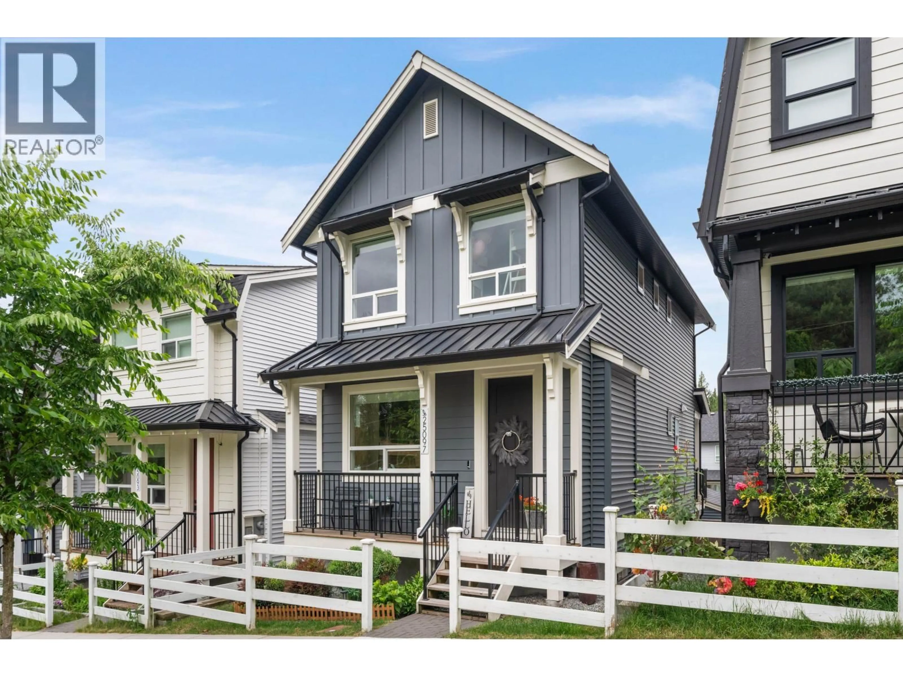 Home with vinyl exterior material, street for 25097 112 AVENUE, Maple Ridge British Columbia V2W0K6