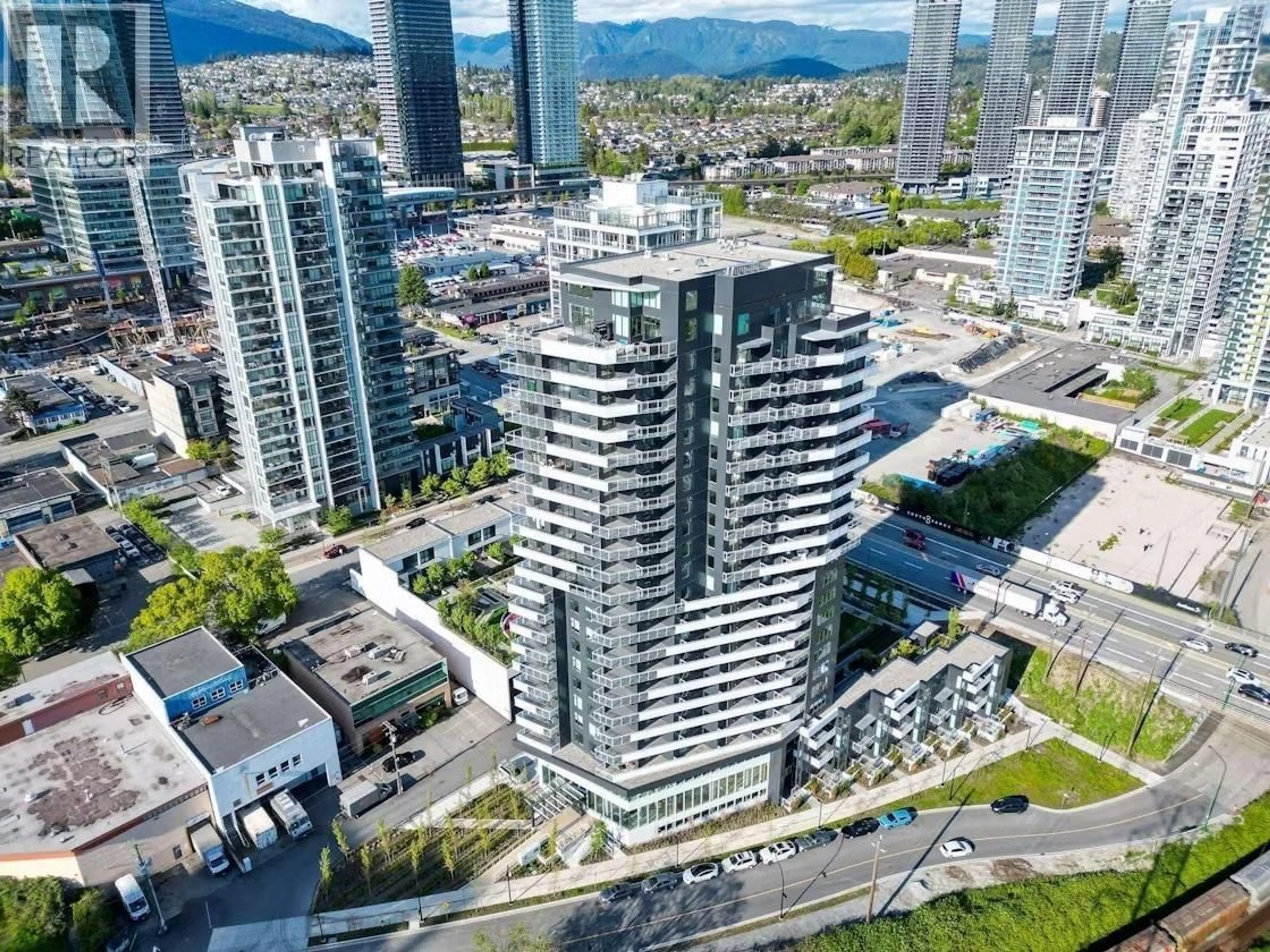 A pic from outside/outdoor area/front of a property/back of a property/a pic from drone, city buildings view from balcony for 1902 - 4433 ALASKA STREET, Burnaby British Columbia V5C5T3