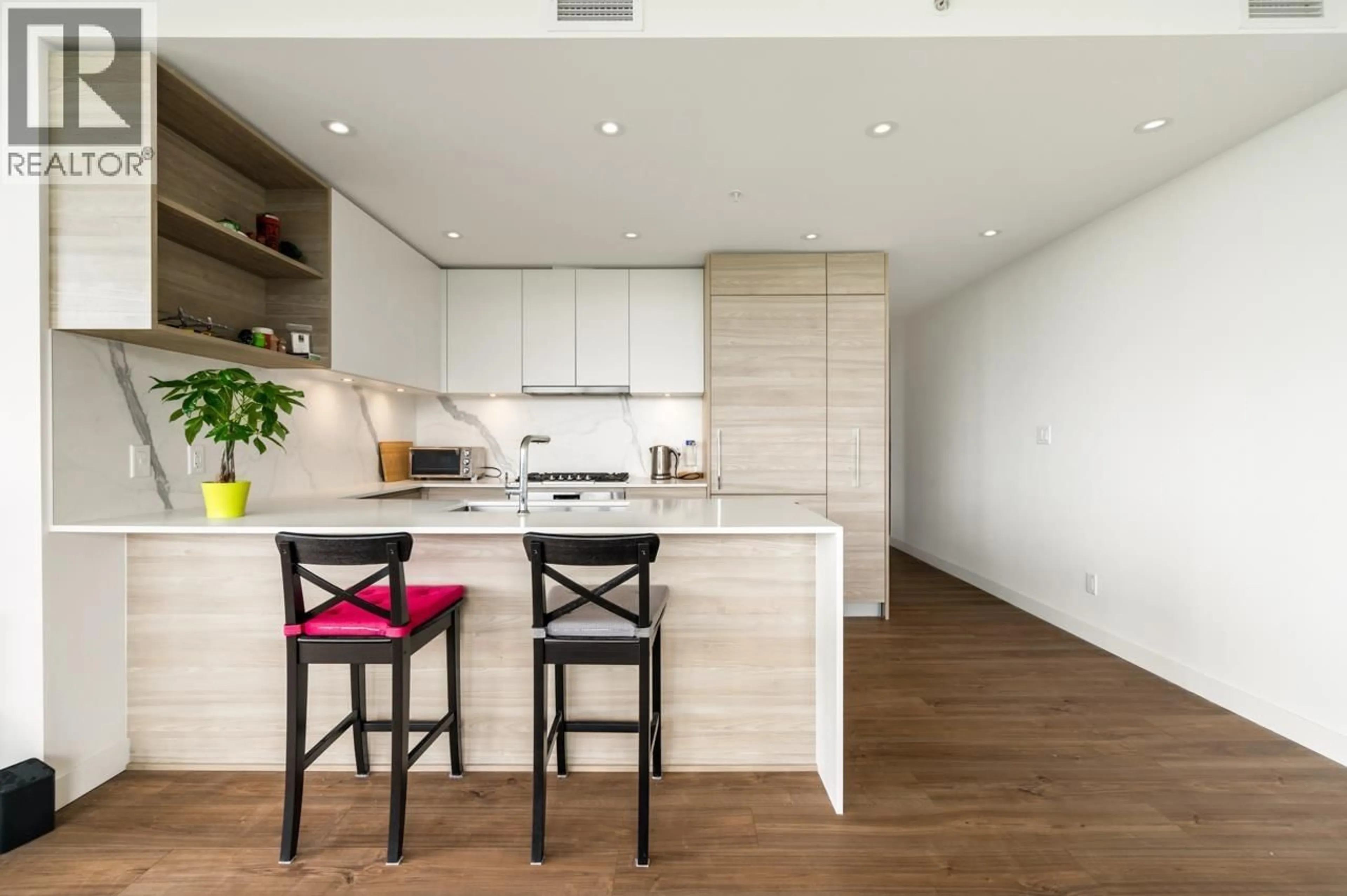 Contemporary kitchen, wood/laminate floor for 1704 - 595 AUSTIN AVENUE, Coquitlam British Columbia V3K0G7