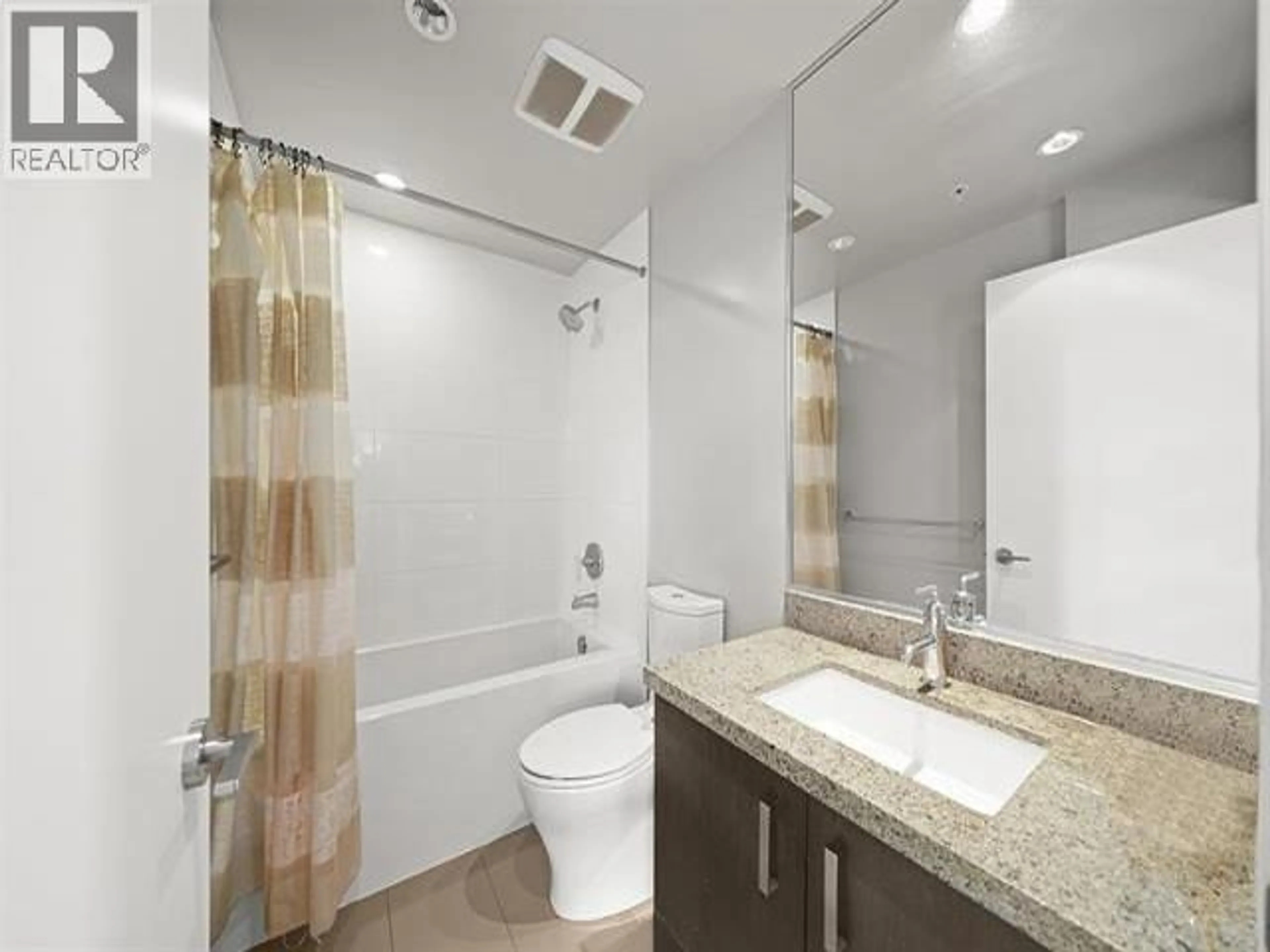 Standard bathroom, ceramic/tile floor for 607 - 3008 GLEN DRIVE, Coquitlam British Columbia V3B0J5