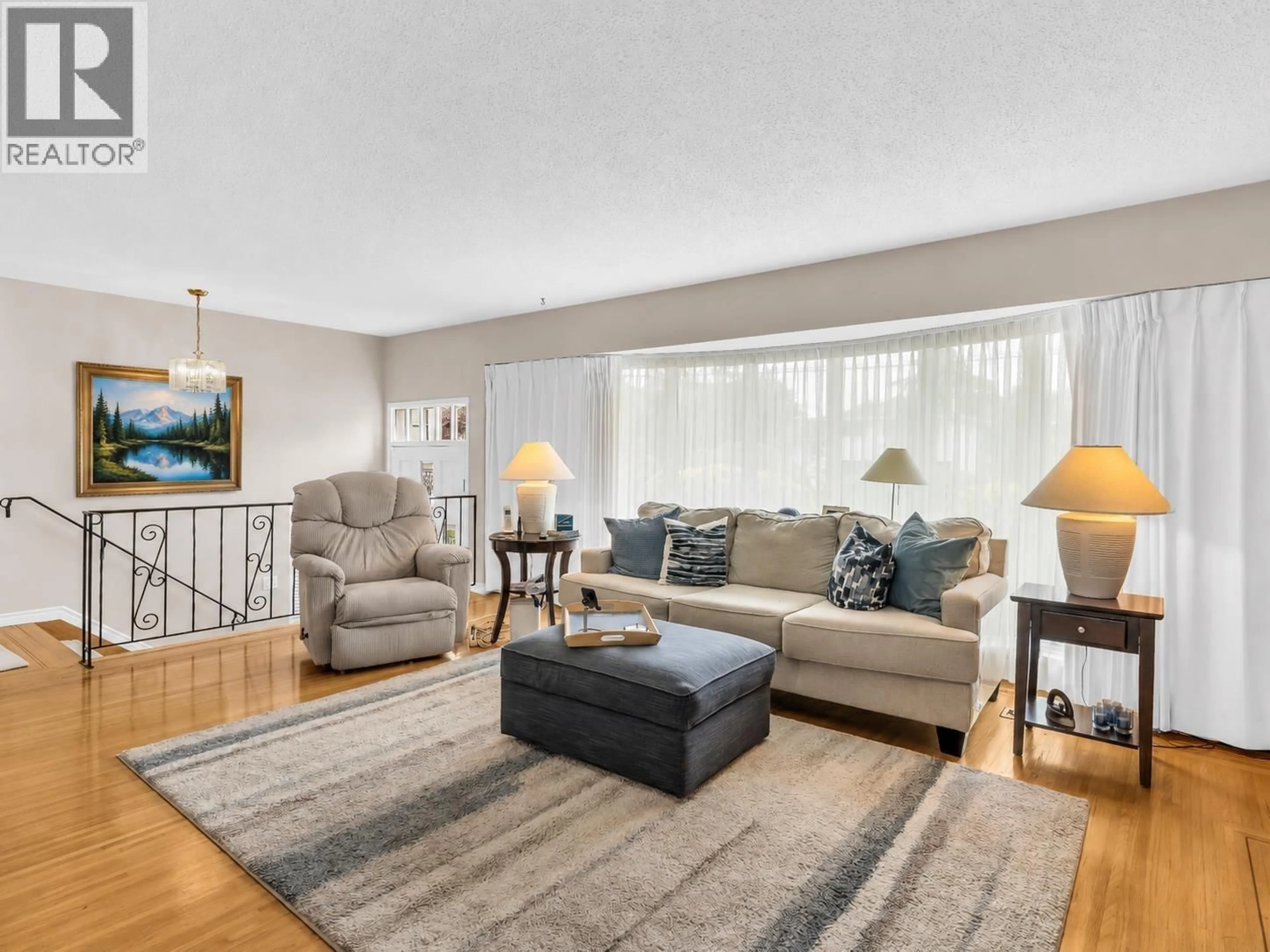 Living room with furniture, unknown for 3591 FRANCIS ROAD, Richmond British Columbia V7C1J4