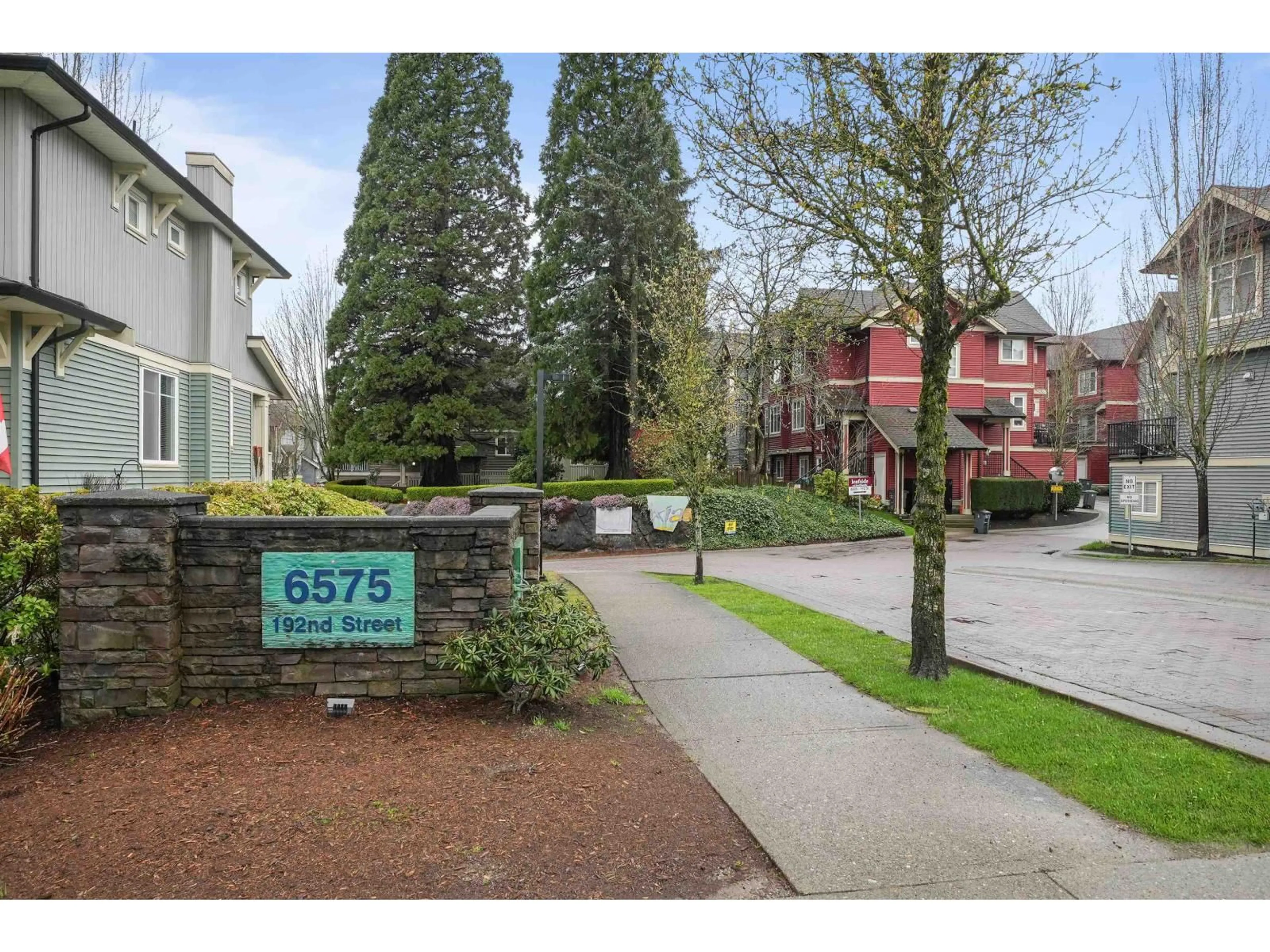 Unknown for 8 - 6575 192 STREET, Surrey British Columbia V4N5T8